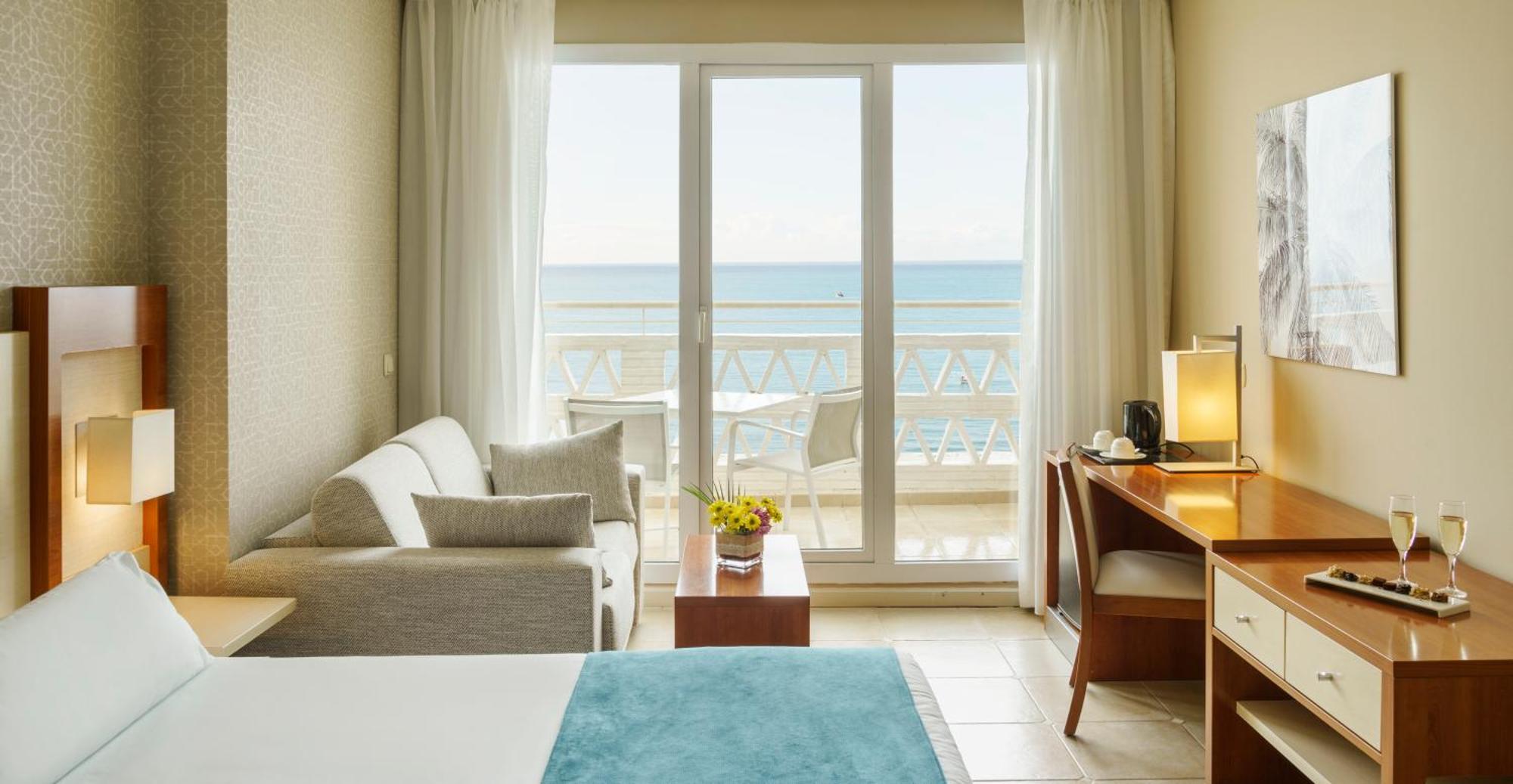 Double or Twin Room Sea View
