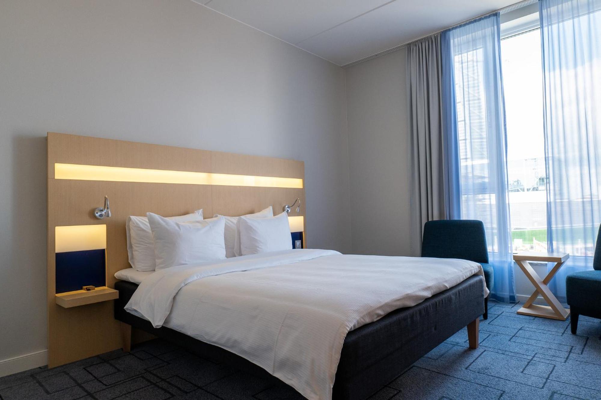 Standard Queen Room