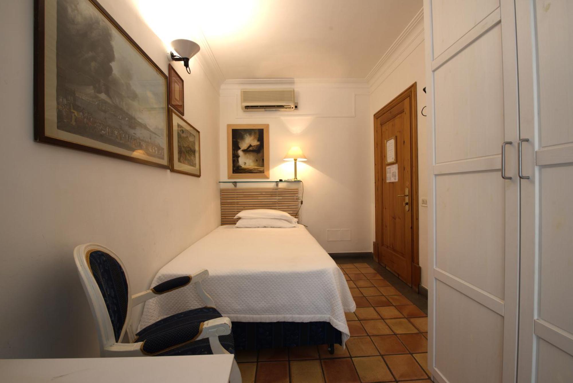 Classic Single Room
