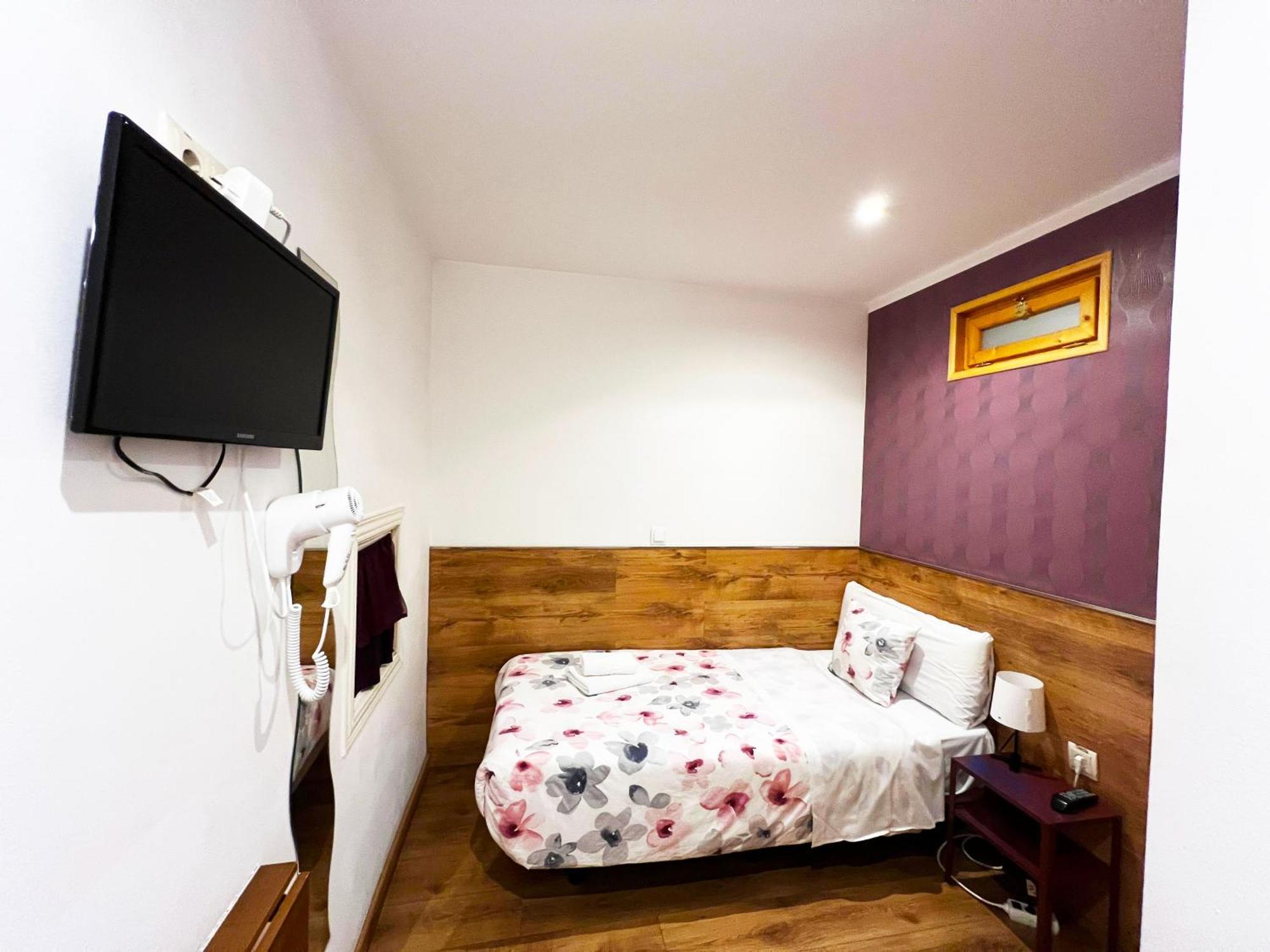 Budget Single Room