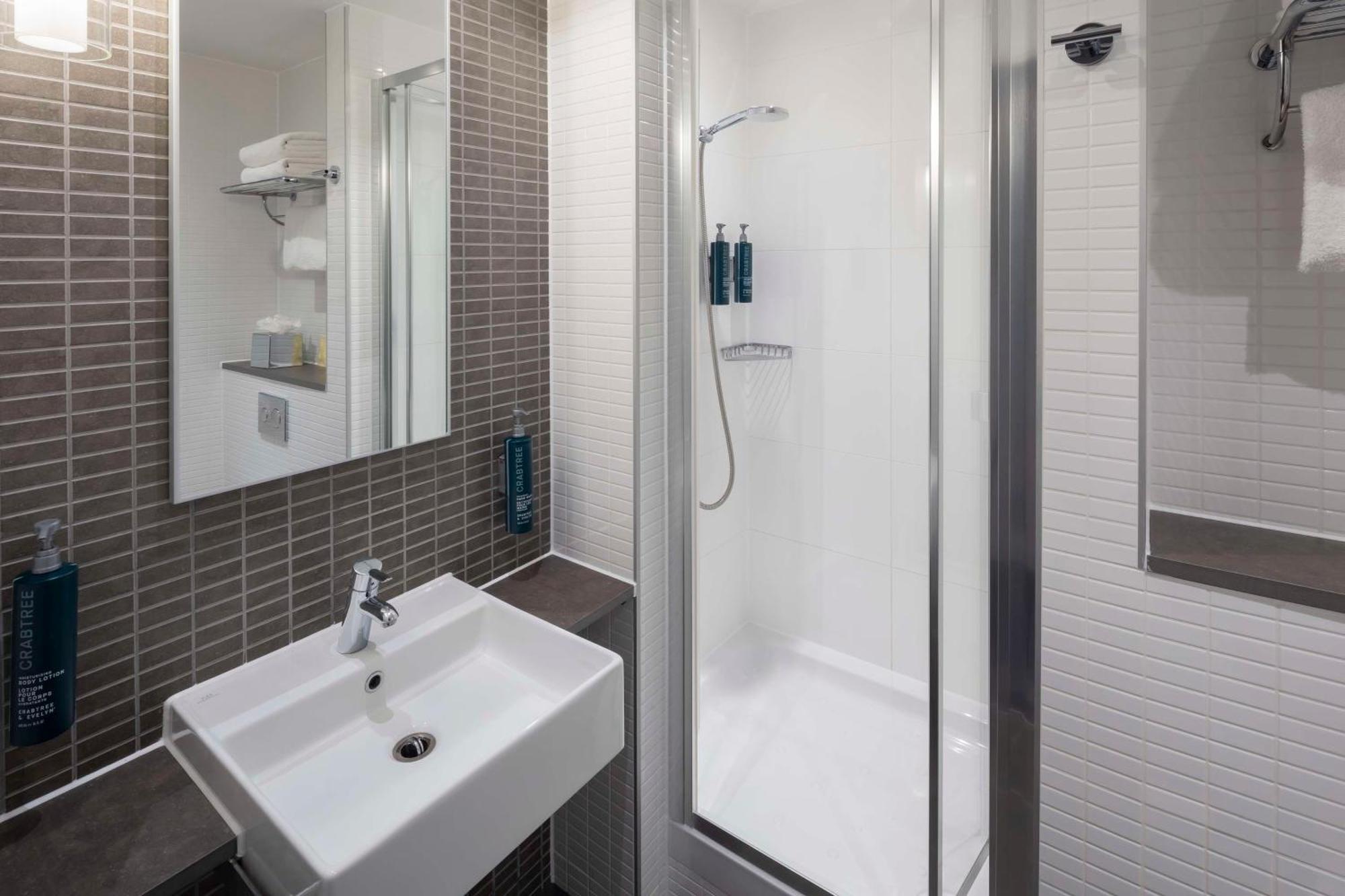 Quarto com 2 Camas de Solteiro