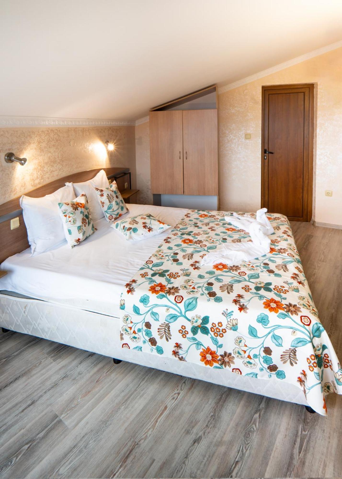 Double Room Sea View Attic