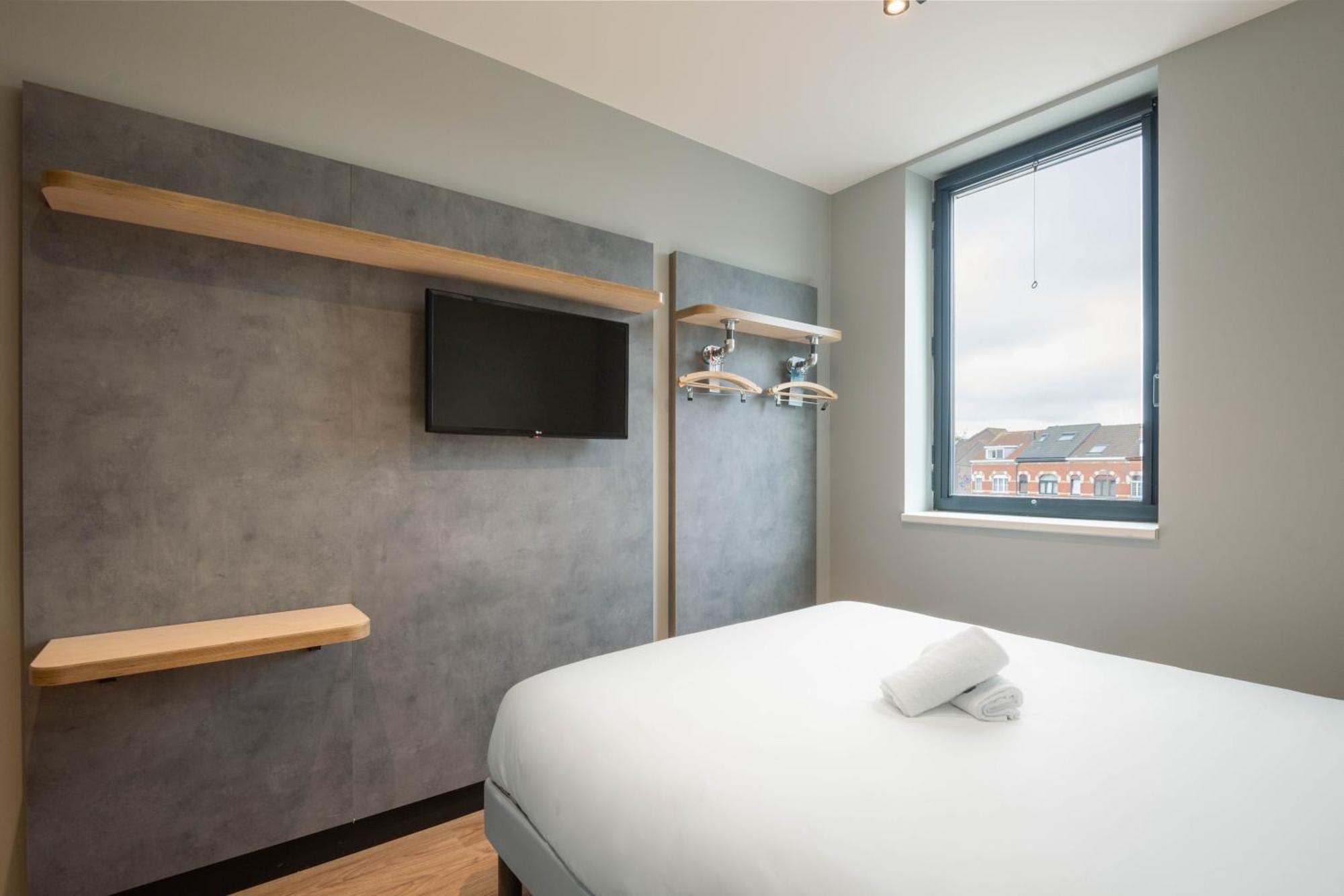 Triple Room One Double Bed One Bunk Bed