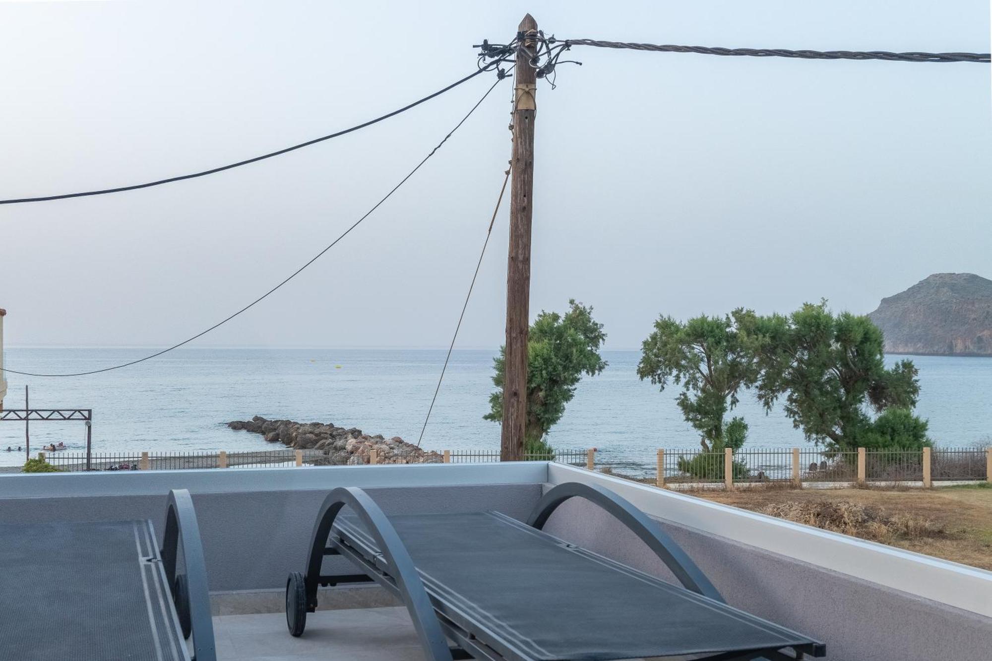 Three-Bedroom Apartment Sea View