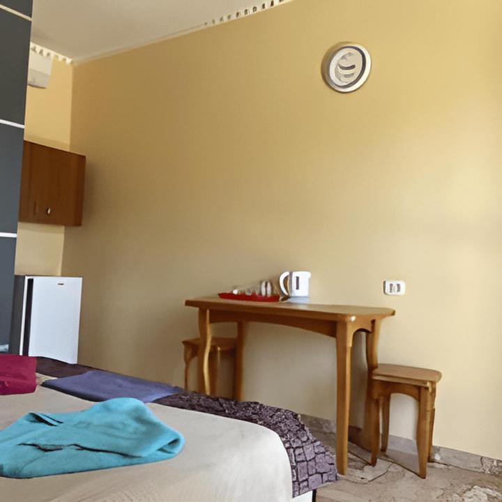 Deluxe Queen Room Accessible