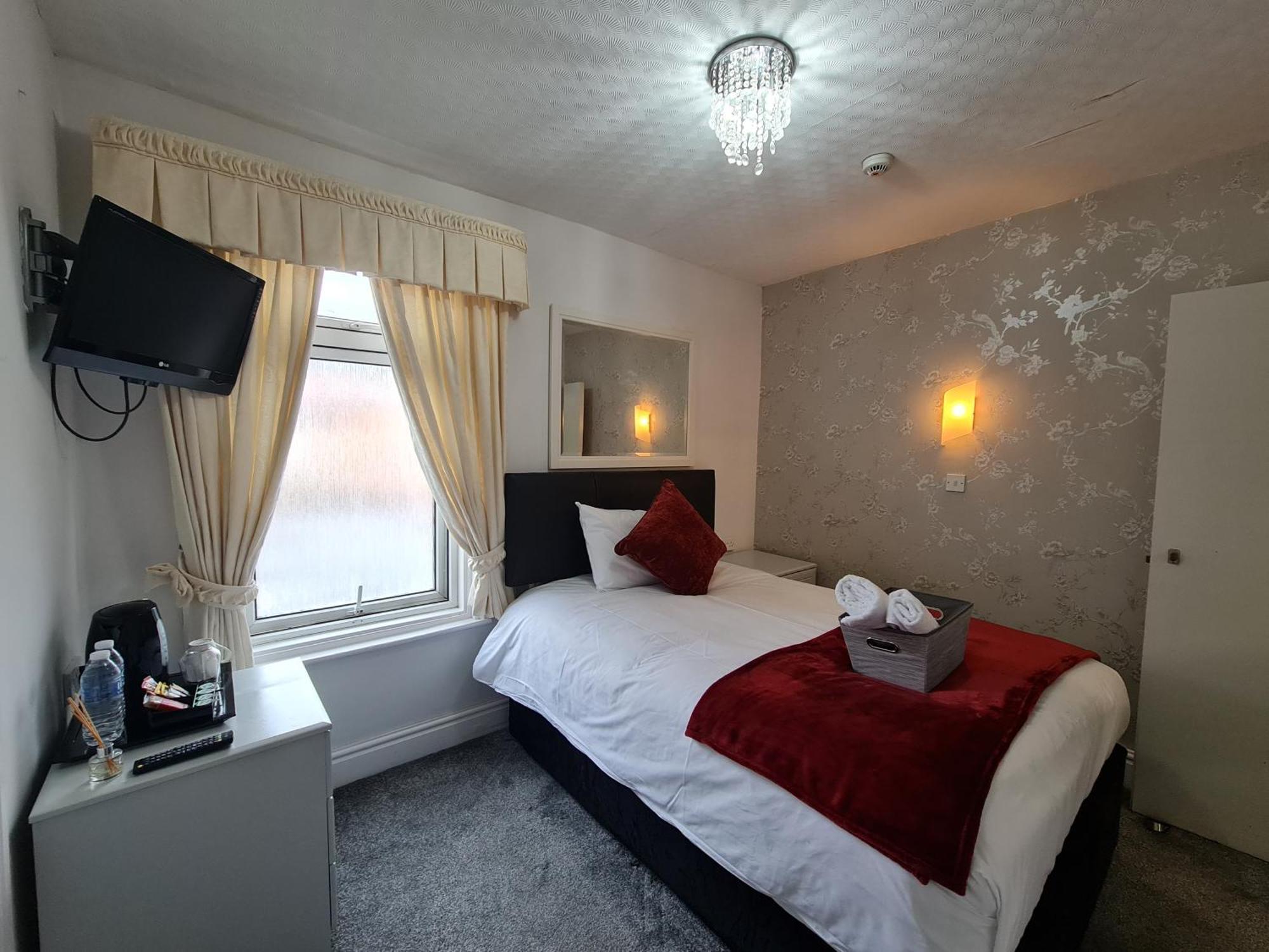 Small Double Room,1606075648:JPEG