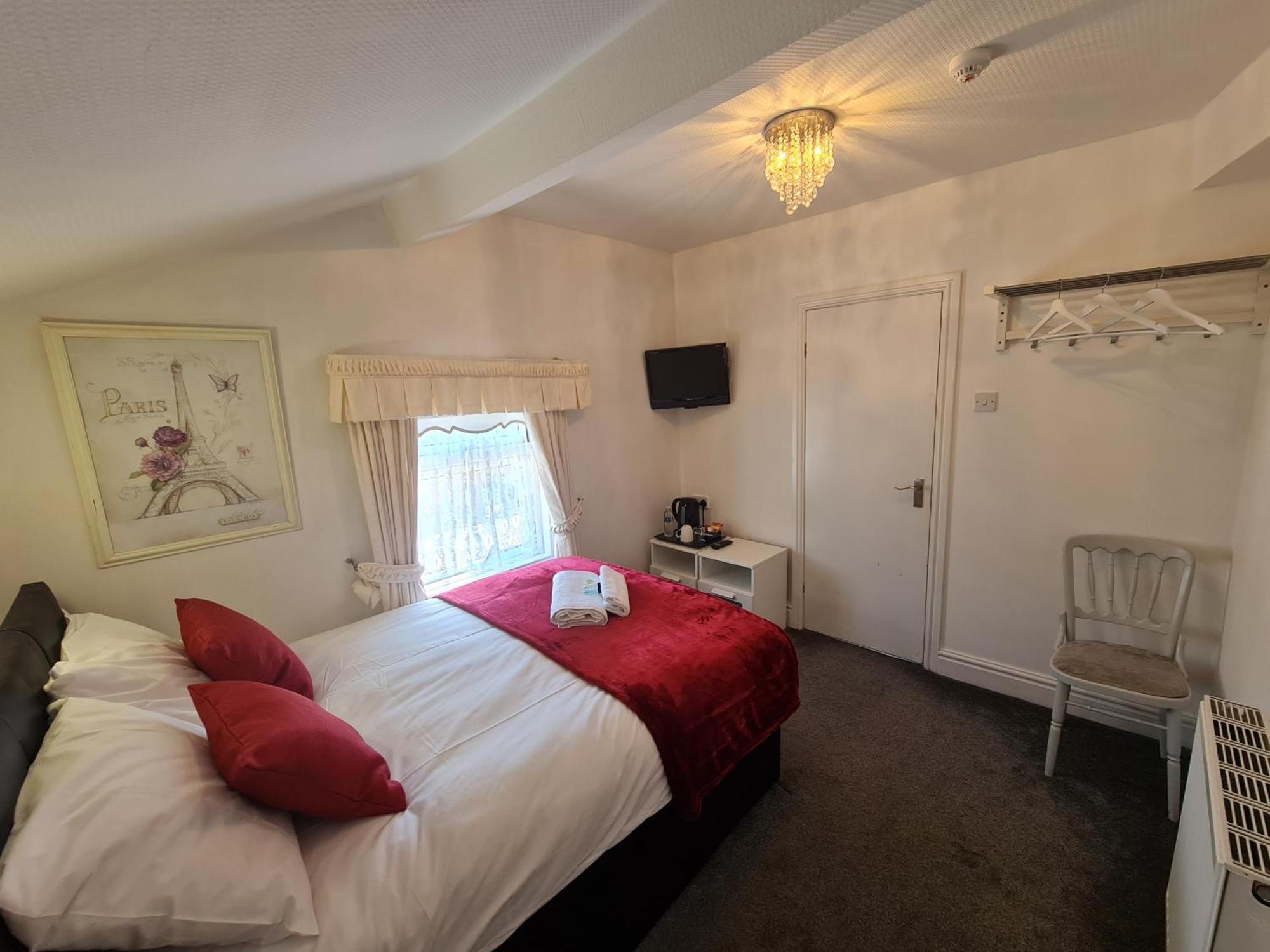 Room 7 Second Floor Small Double En-suite Room