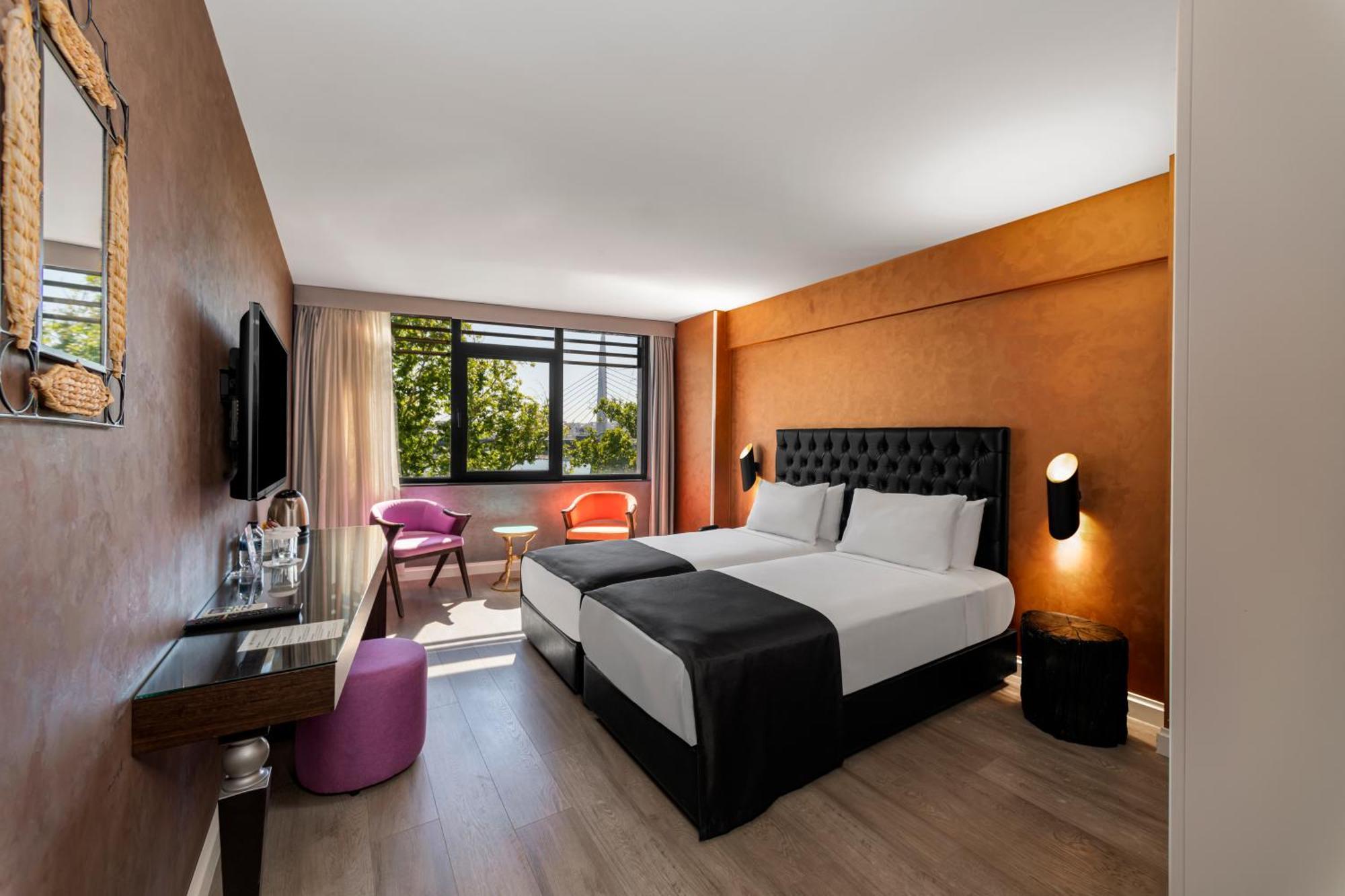 Deluxe Double Room City View