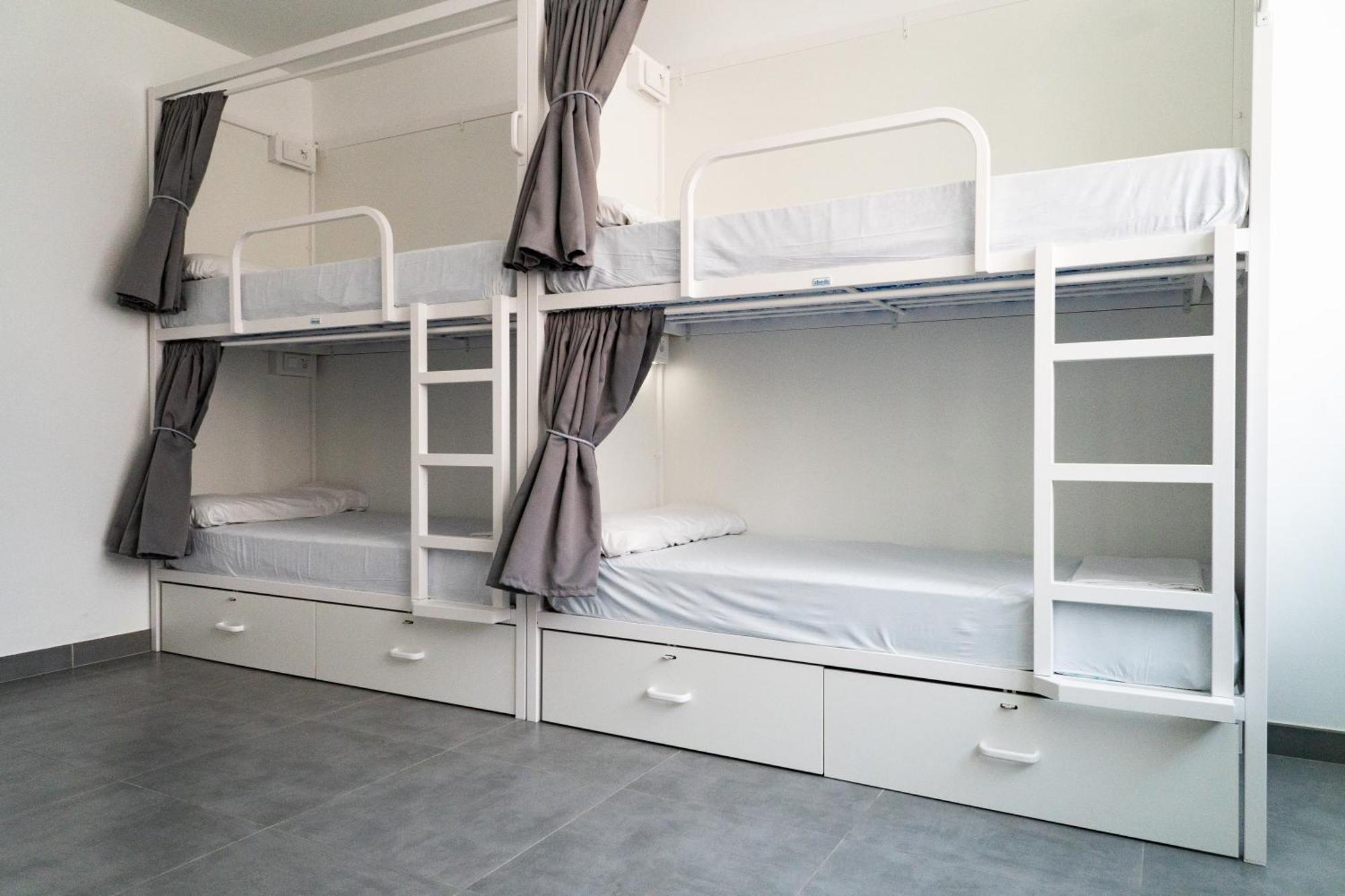 Quadruple Room Private Bathroom