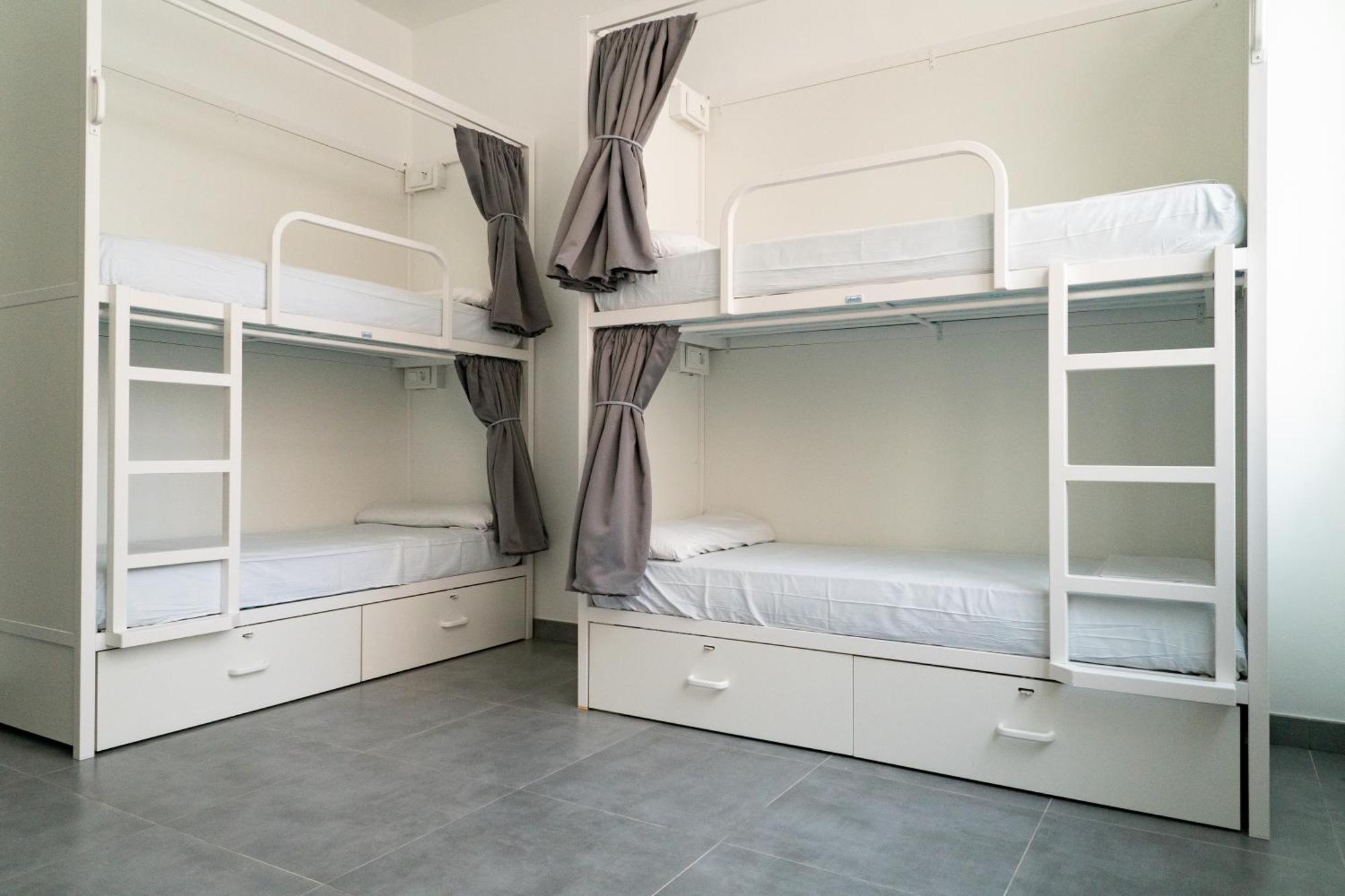 Quadruple Room Private Bathroom
