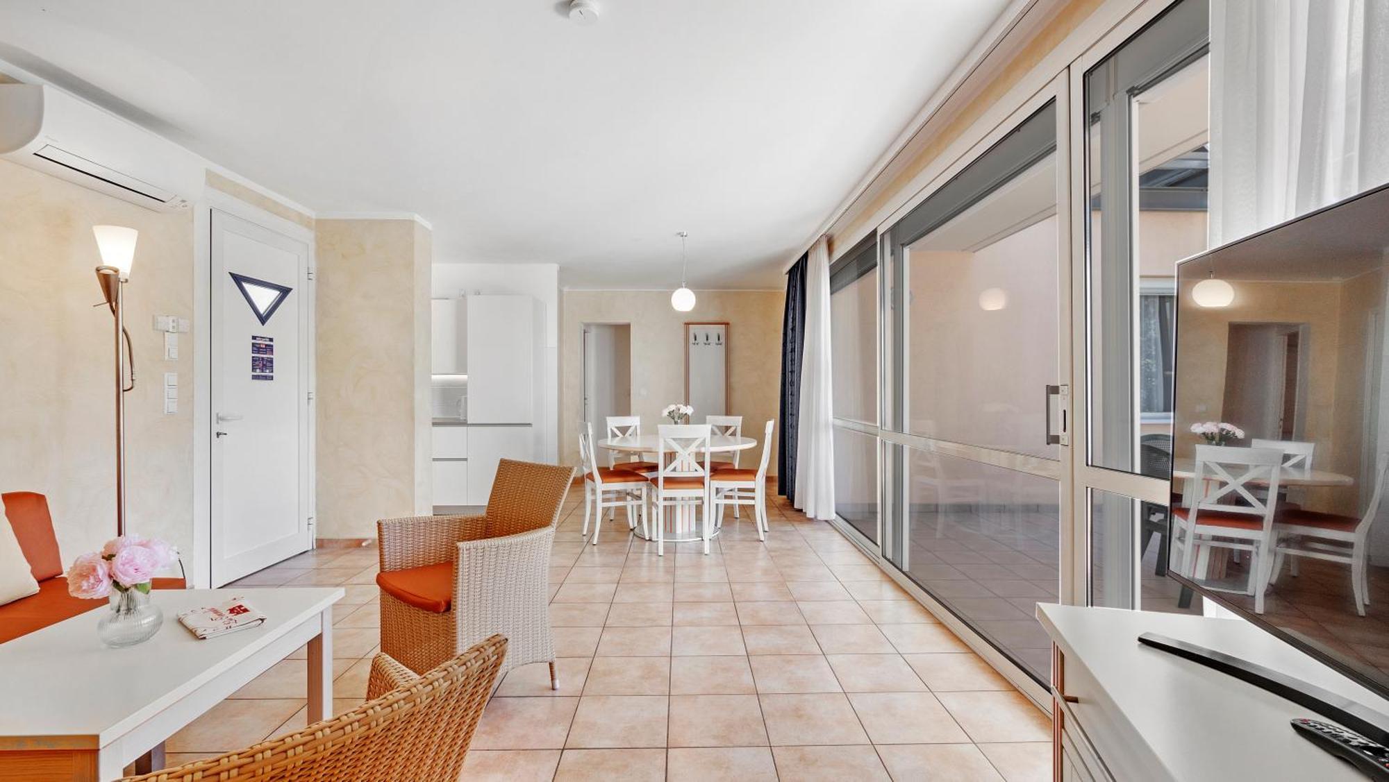 Three-Bedroom Apartment Terrace