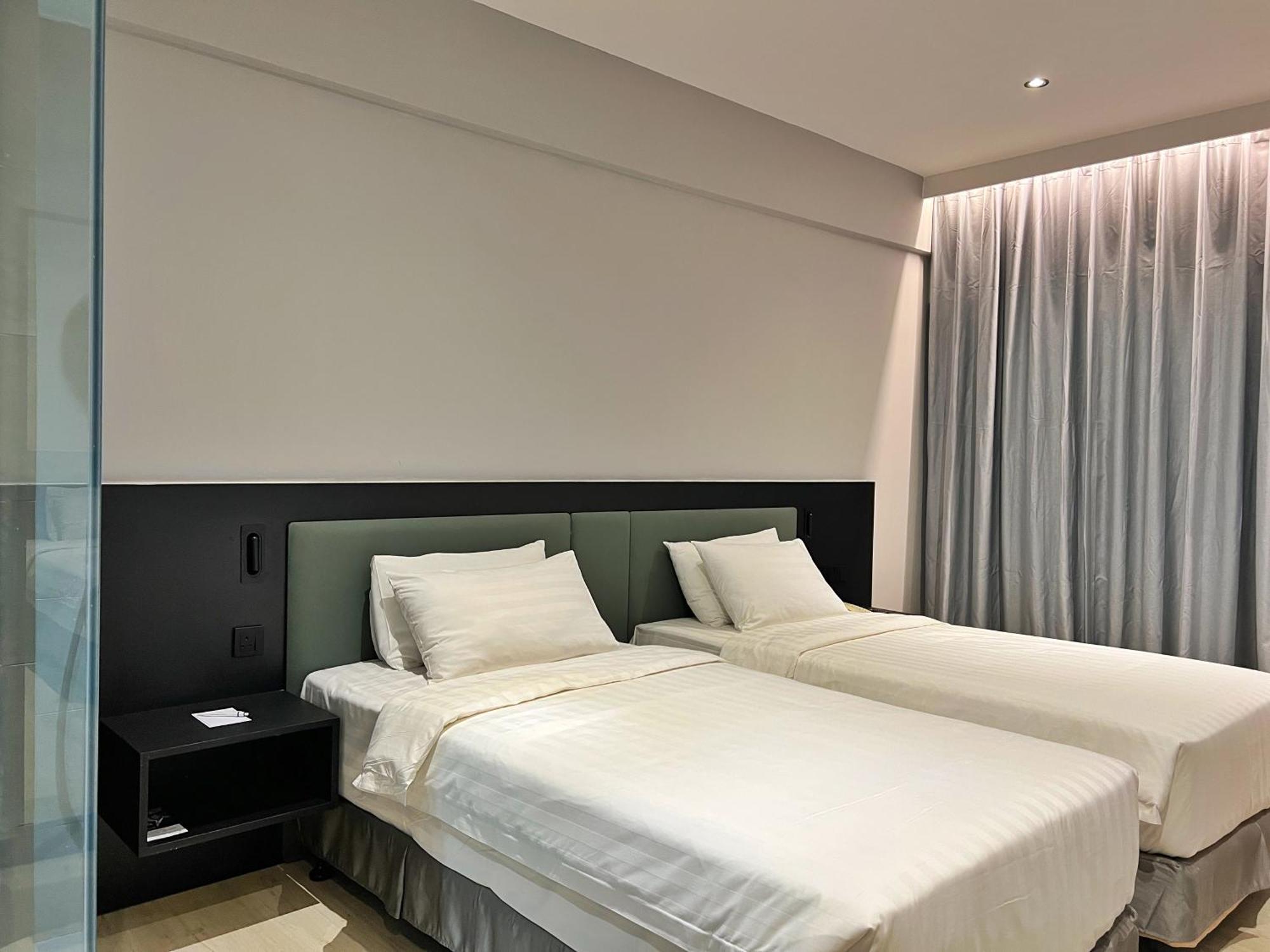 Ruby King - Newly Renovated