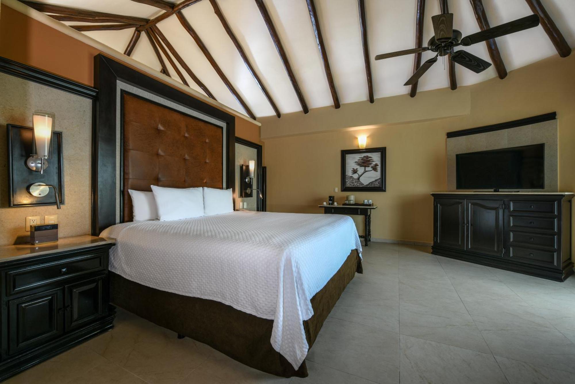 Honeymoon Private Pool Swim Up Casita Suite