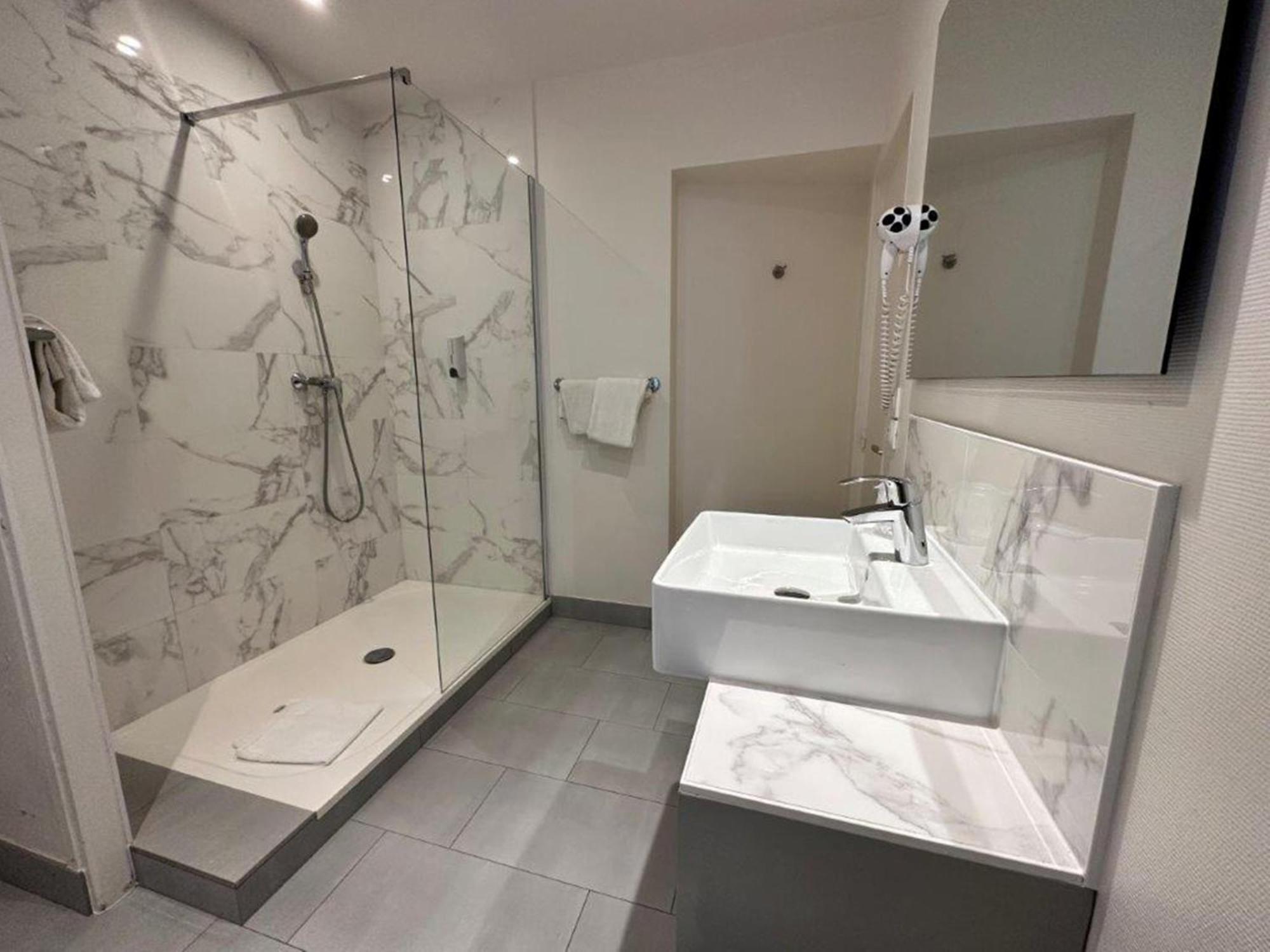 Family Room,1611094476:JPEG
