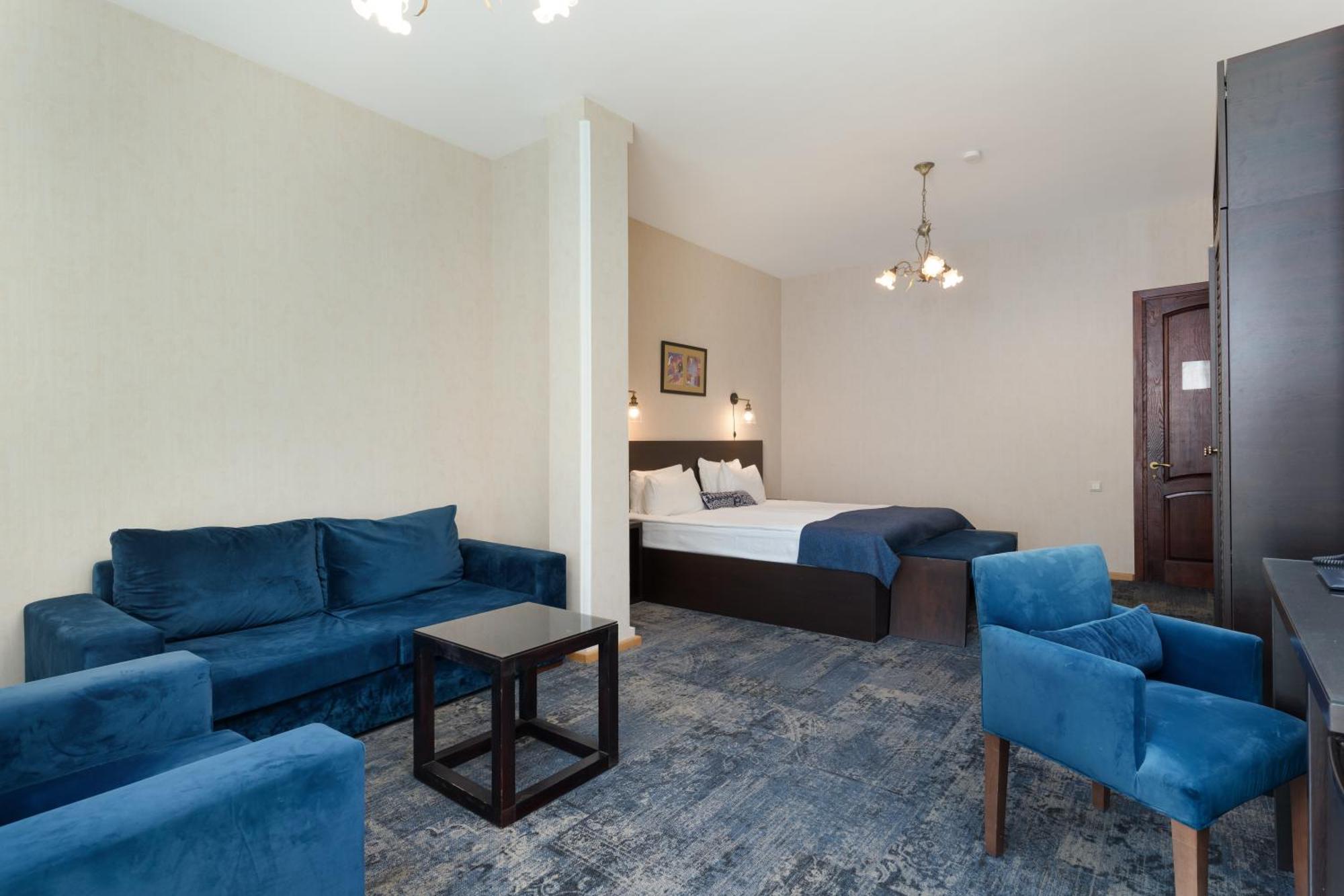 Large Double or Twin Room