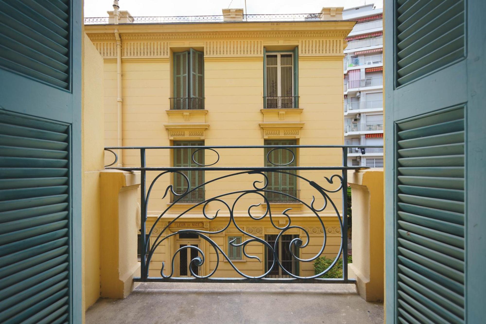 Double Room Shower Balcony