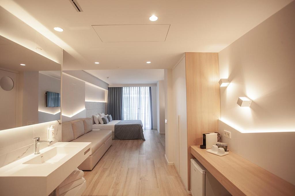 Premium Triple Room,1600569532:JPEG