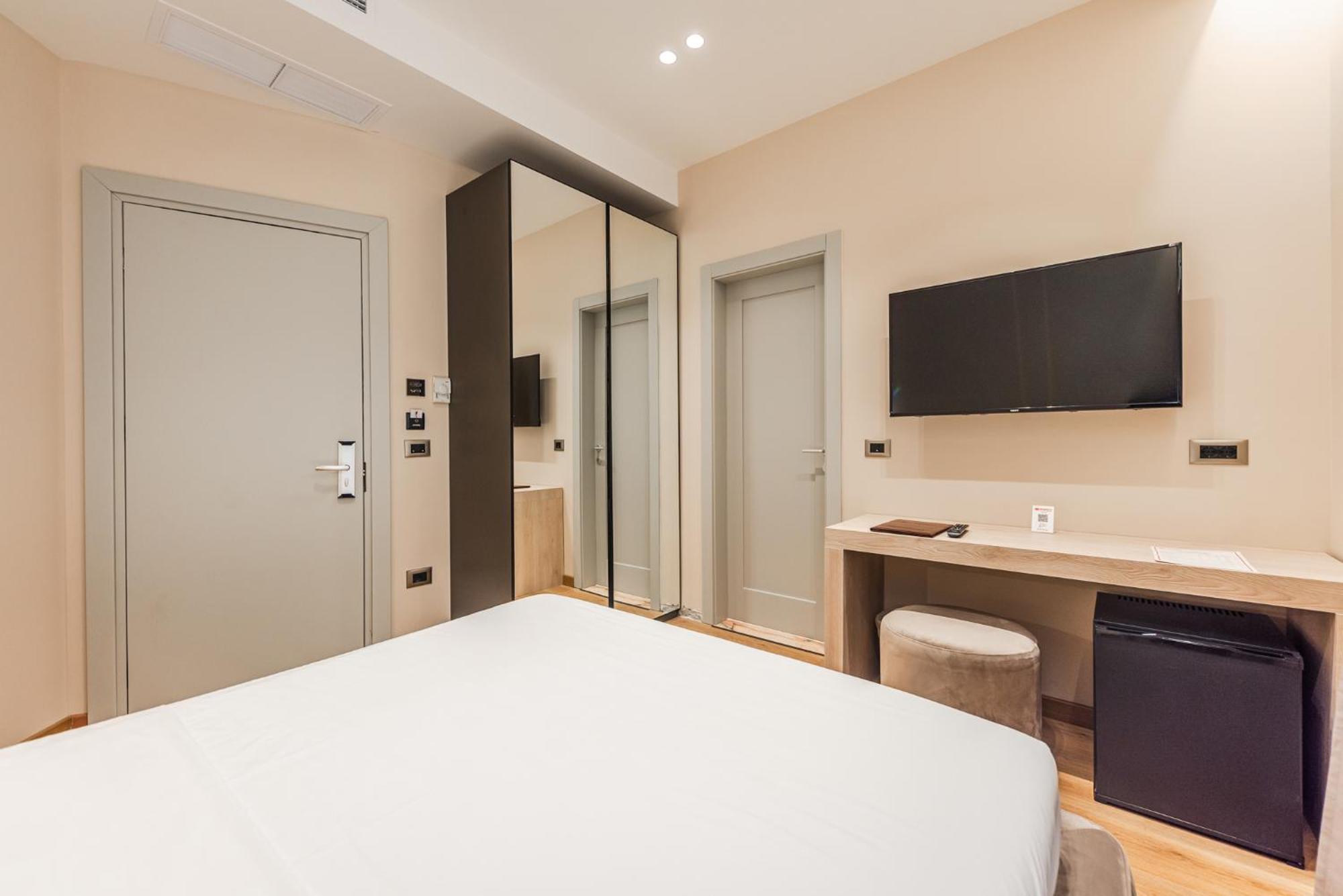 Small Double Room,1600580848:JPEG