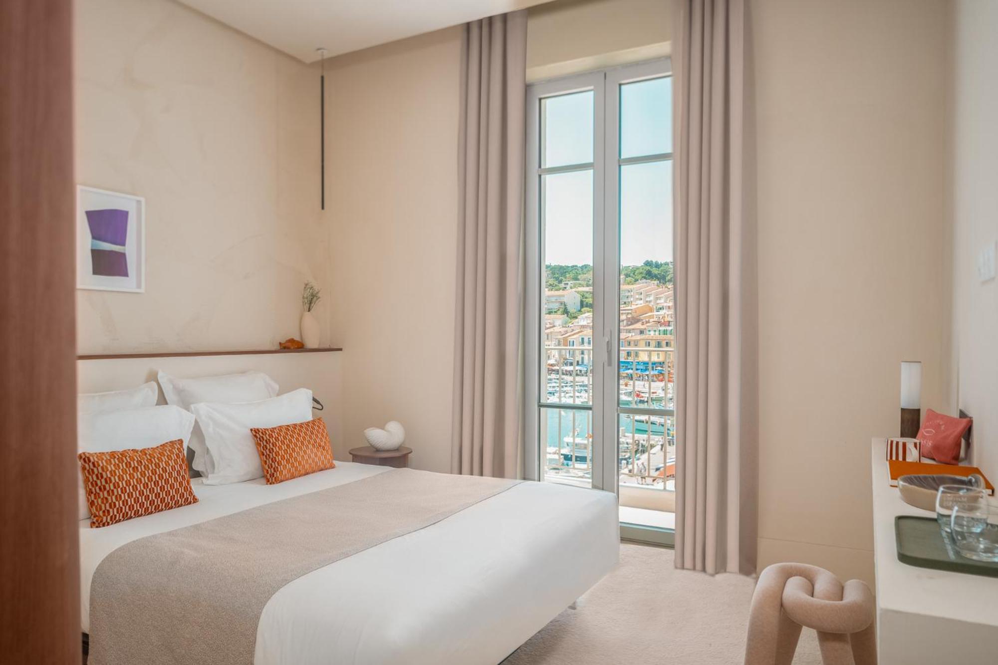 Executive Double Room with Balcony Sea View,1600611366:JPEG