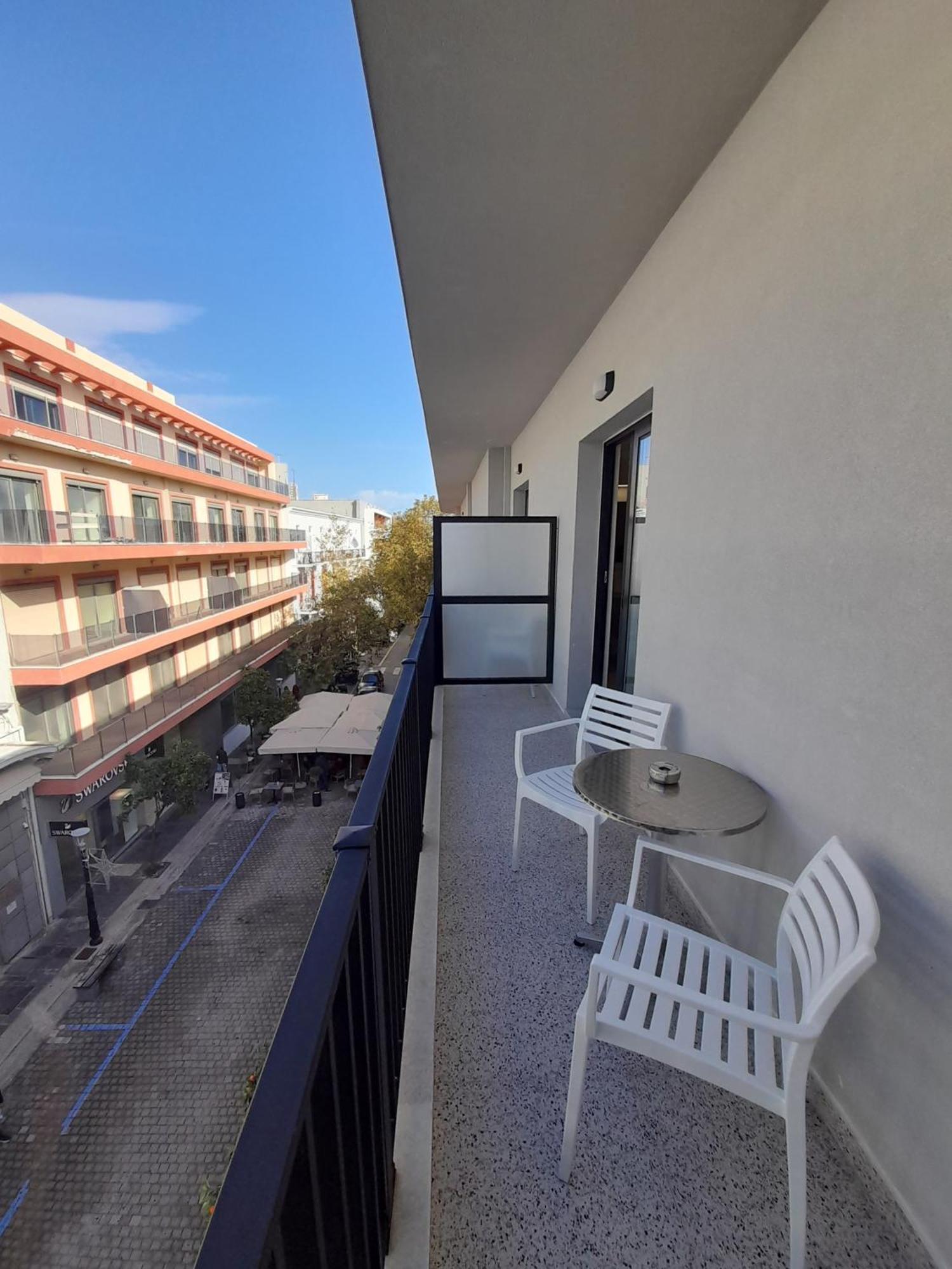 Deluxe Double or Twin Room City View