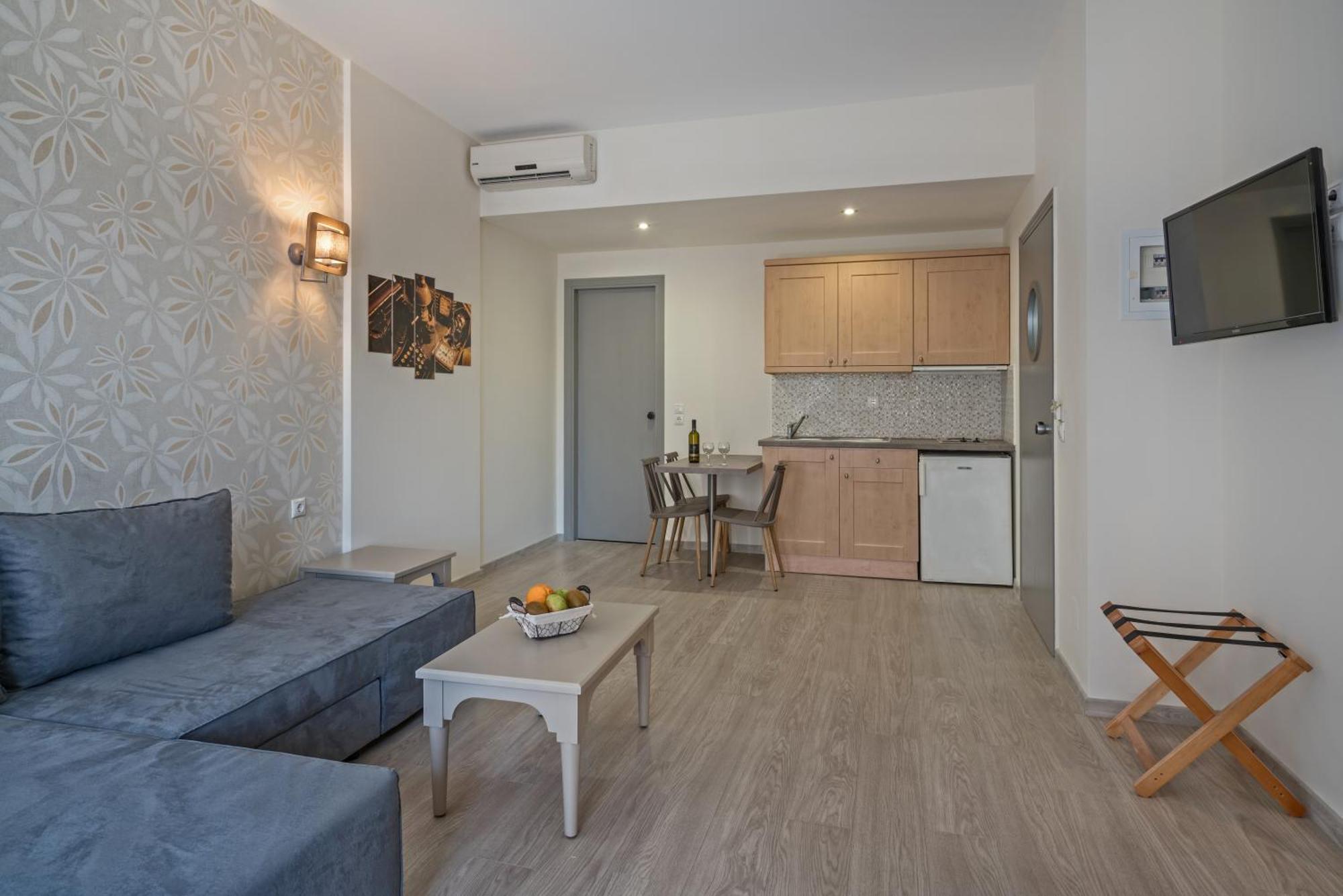 Deluxe Family Room