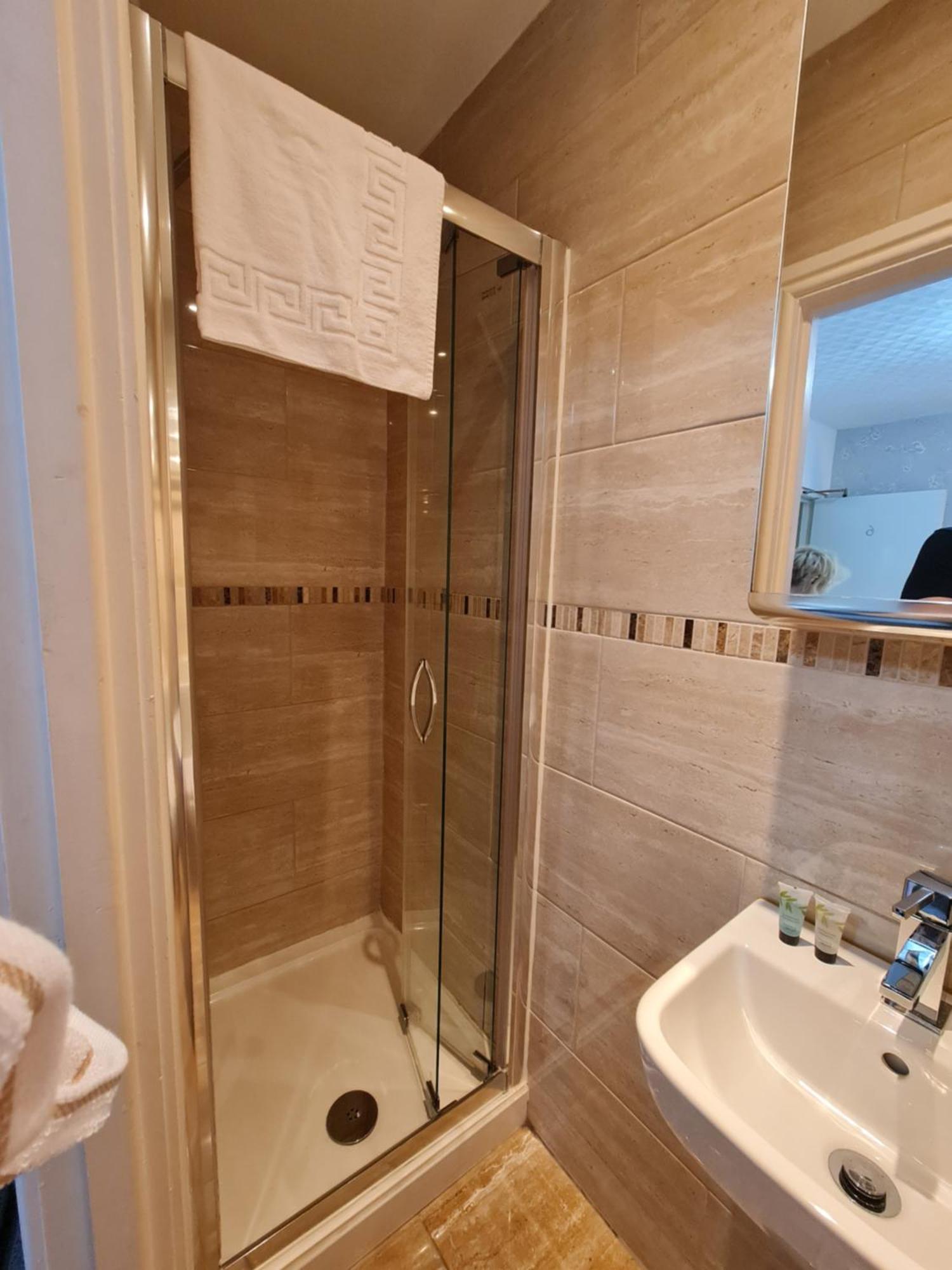 Room 7 Second Floor Small Double En-suite Room