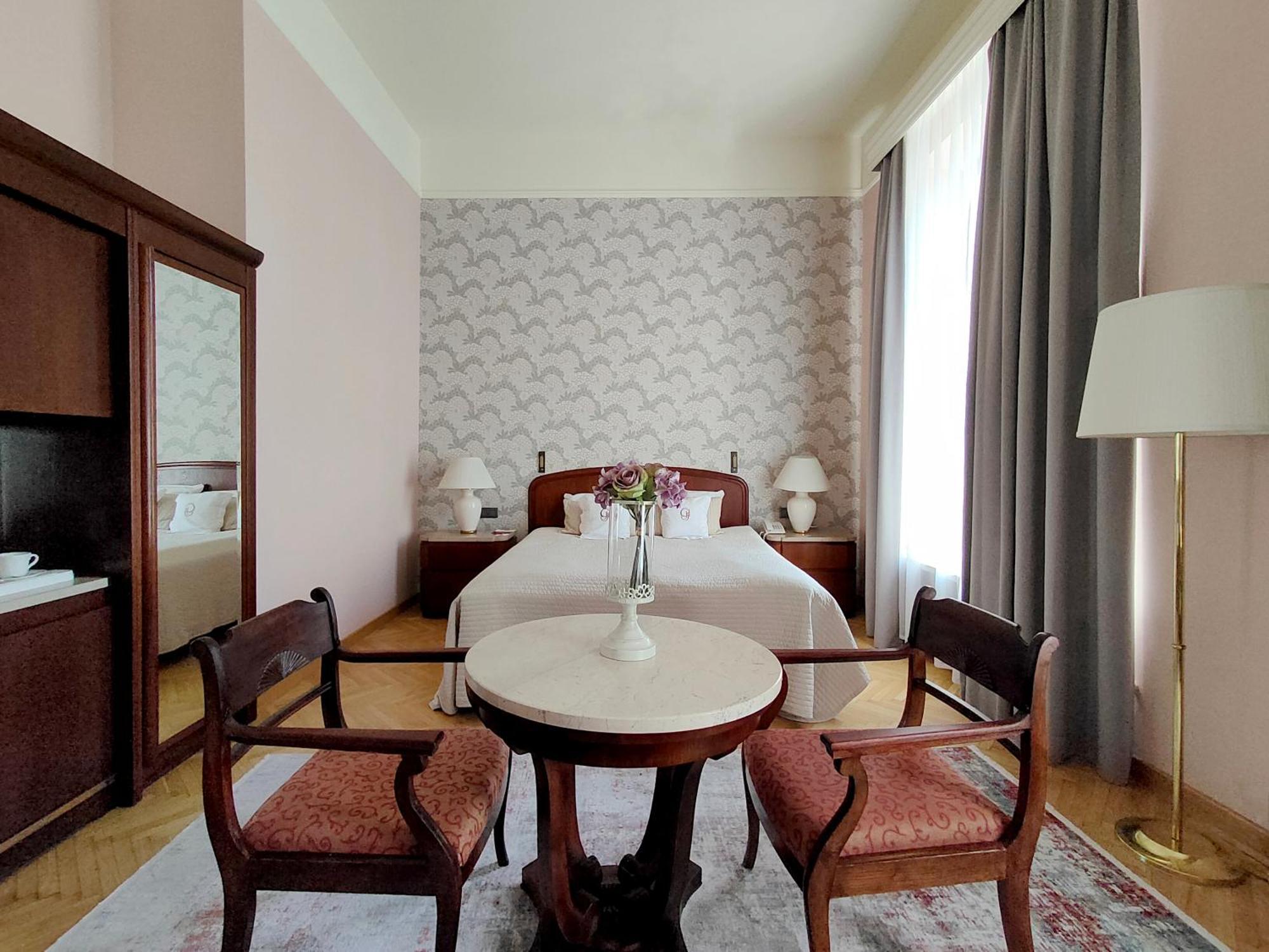 Classic Double Room