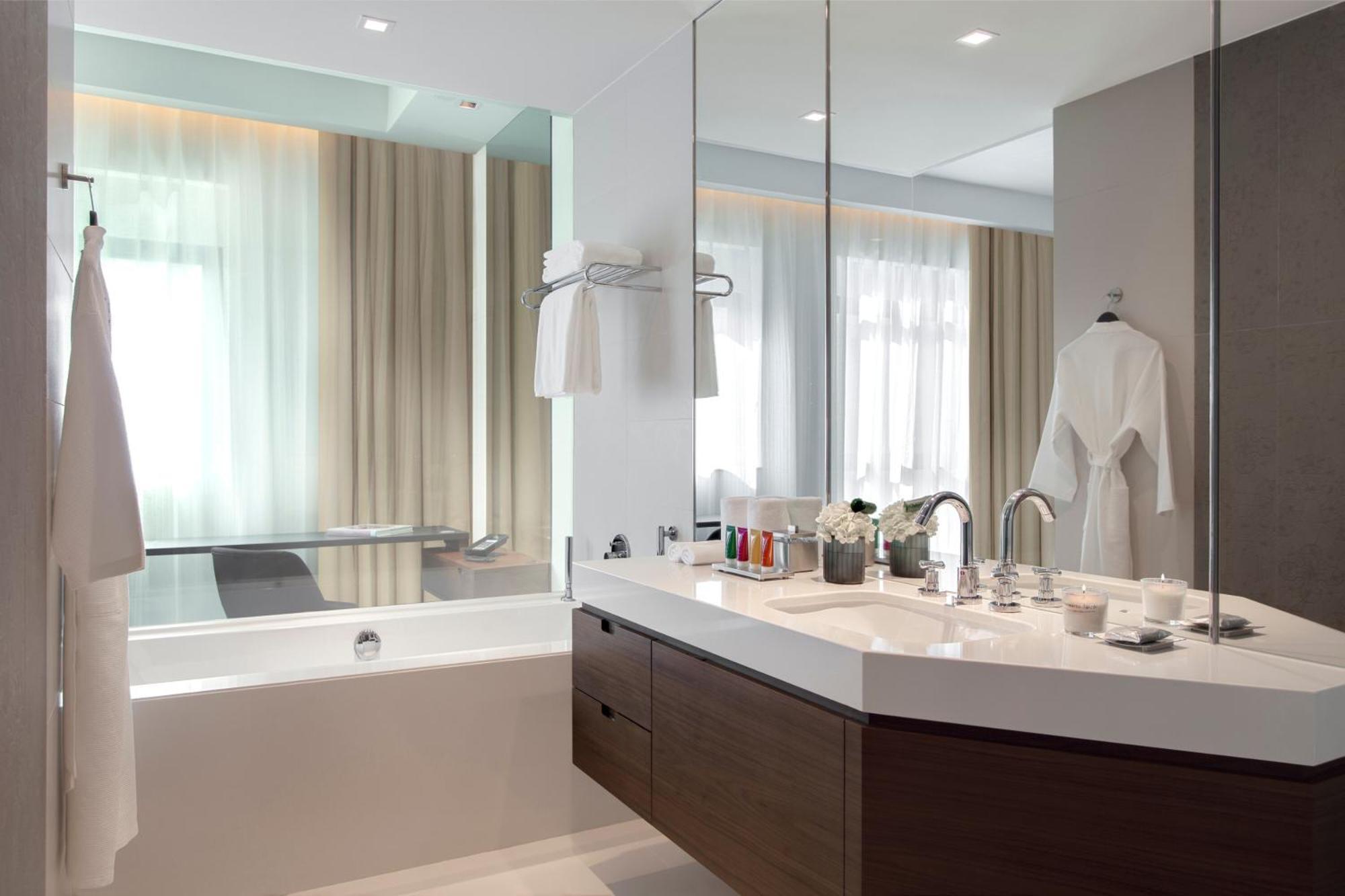 Deluxe Twin Room City View