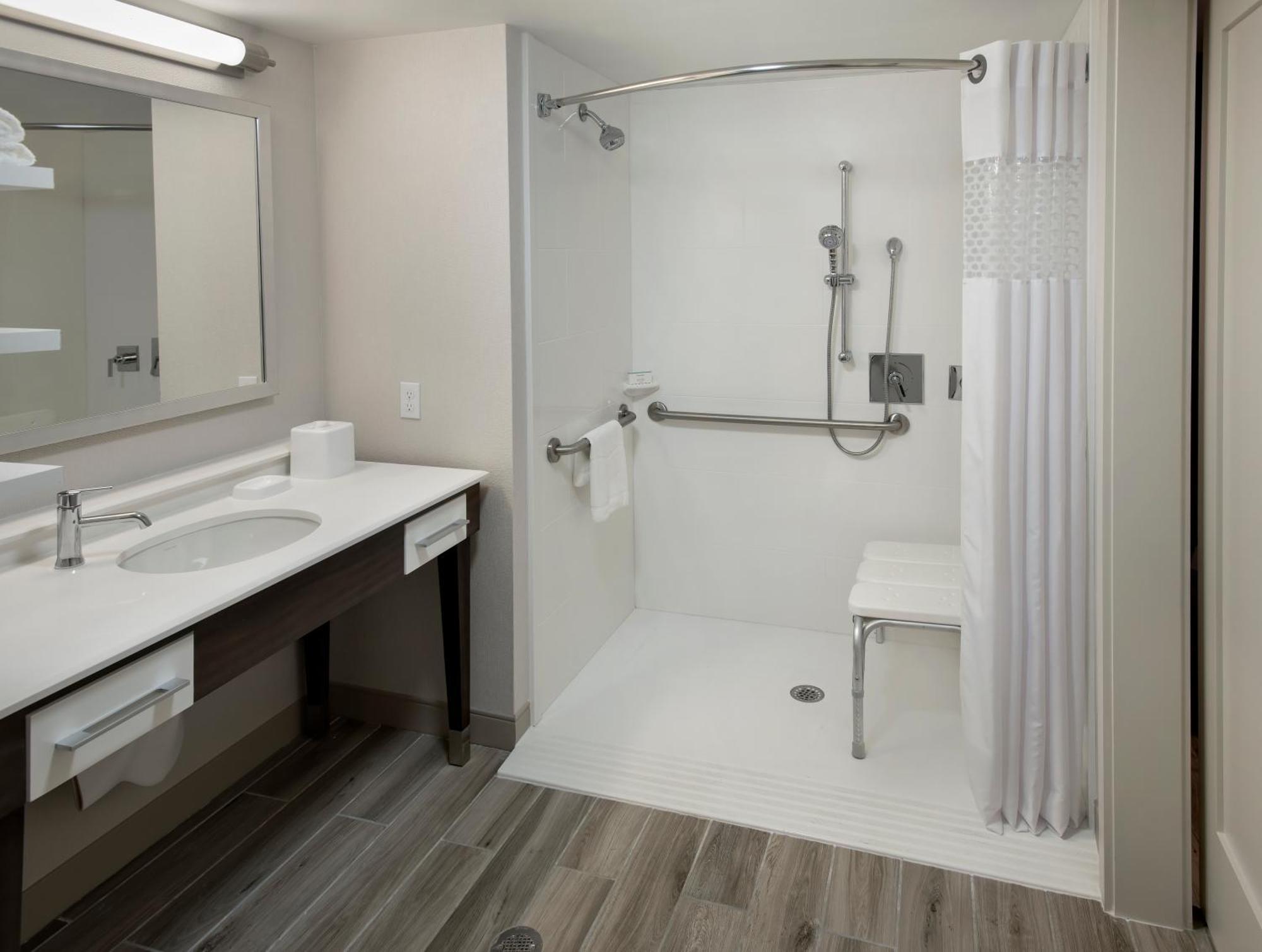 King Room Roll Shower Mobility Access or Non-Smoking