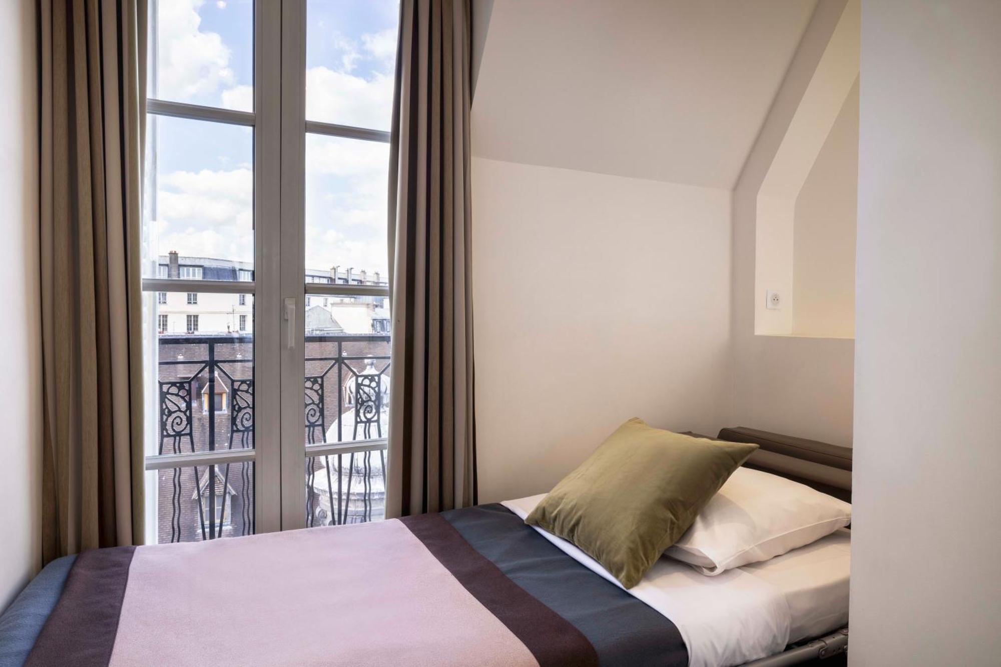 Triple Room Tour Eiffel View