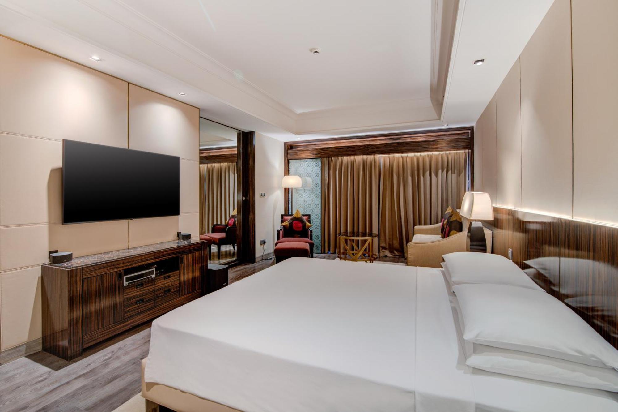 Suite Living Room on Food & Beverage Spa Laundry club access
