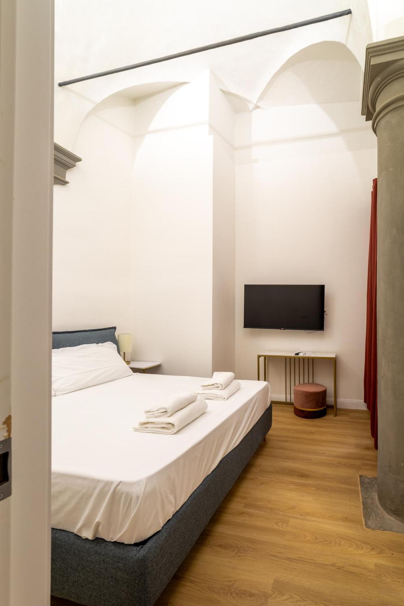 Double Room Private External Bathroom