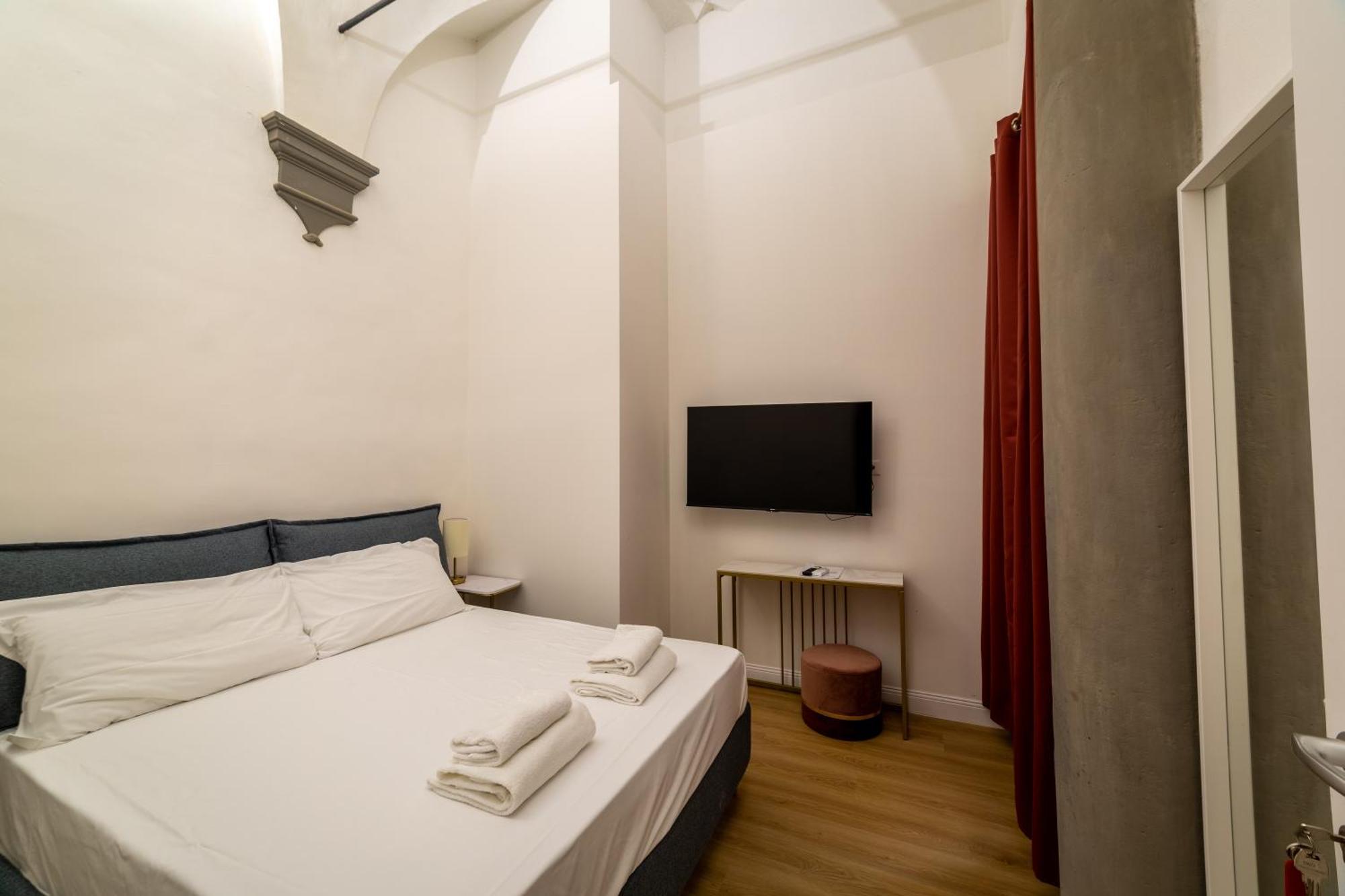 Double Room Private External Bathroom