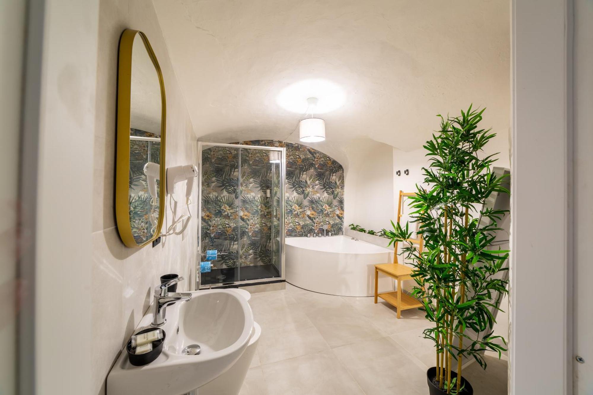 Double Room Private External Bathroom