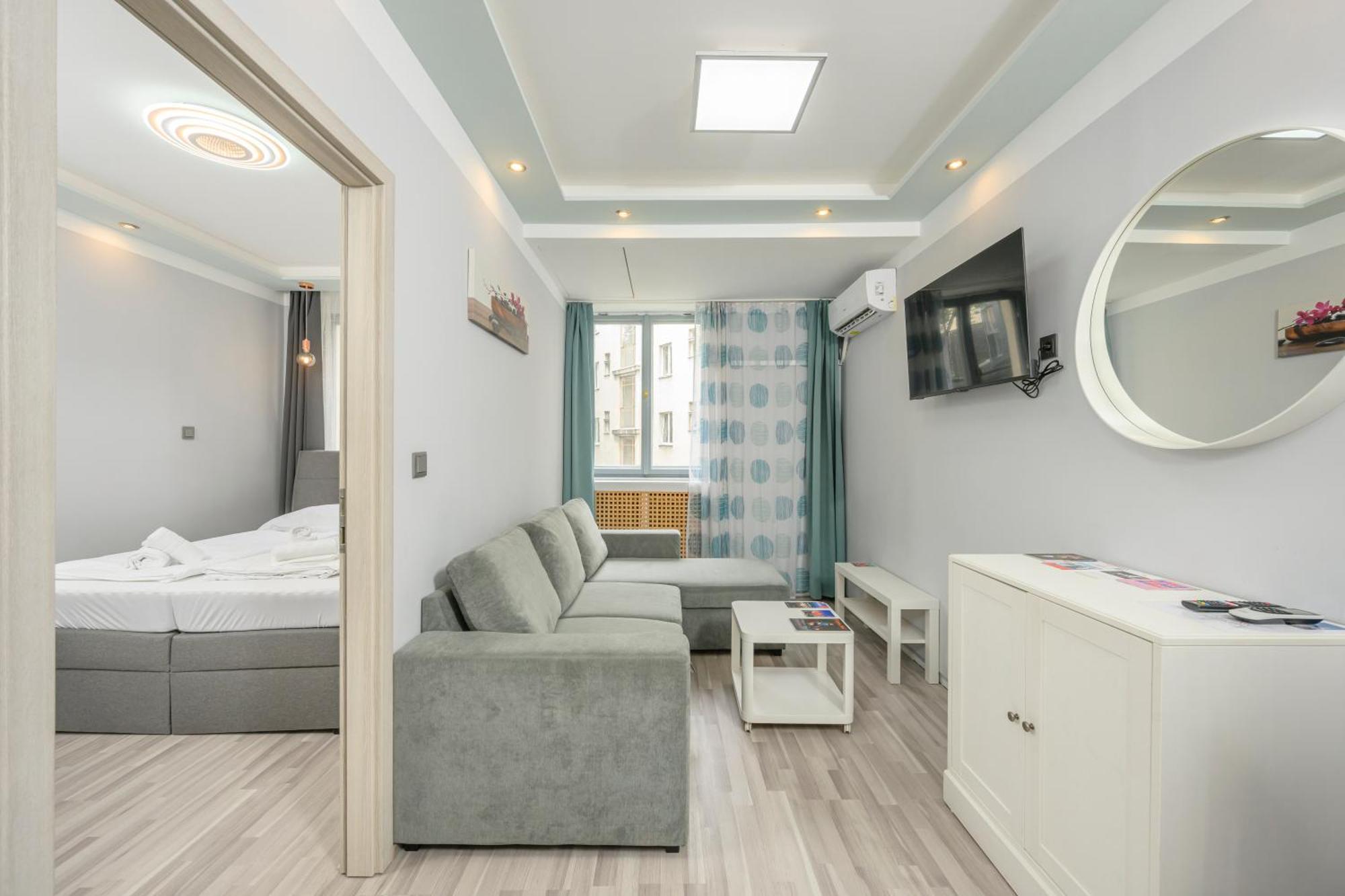 Deluxe Apartment
