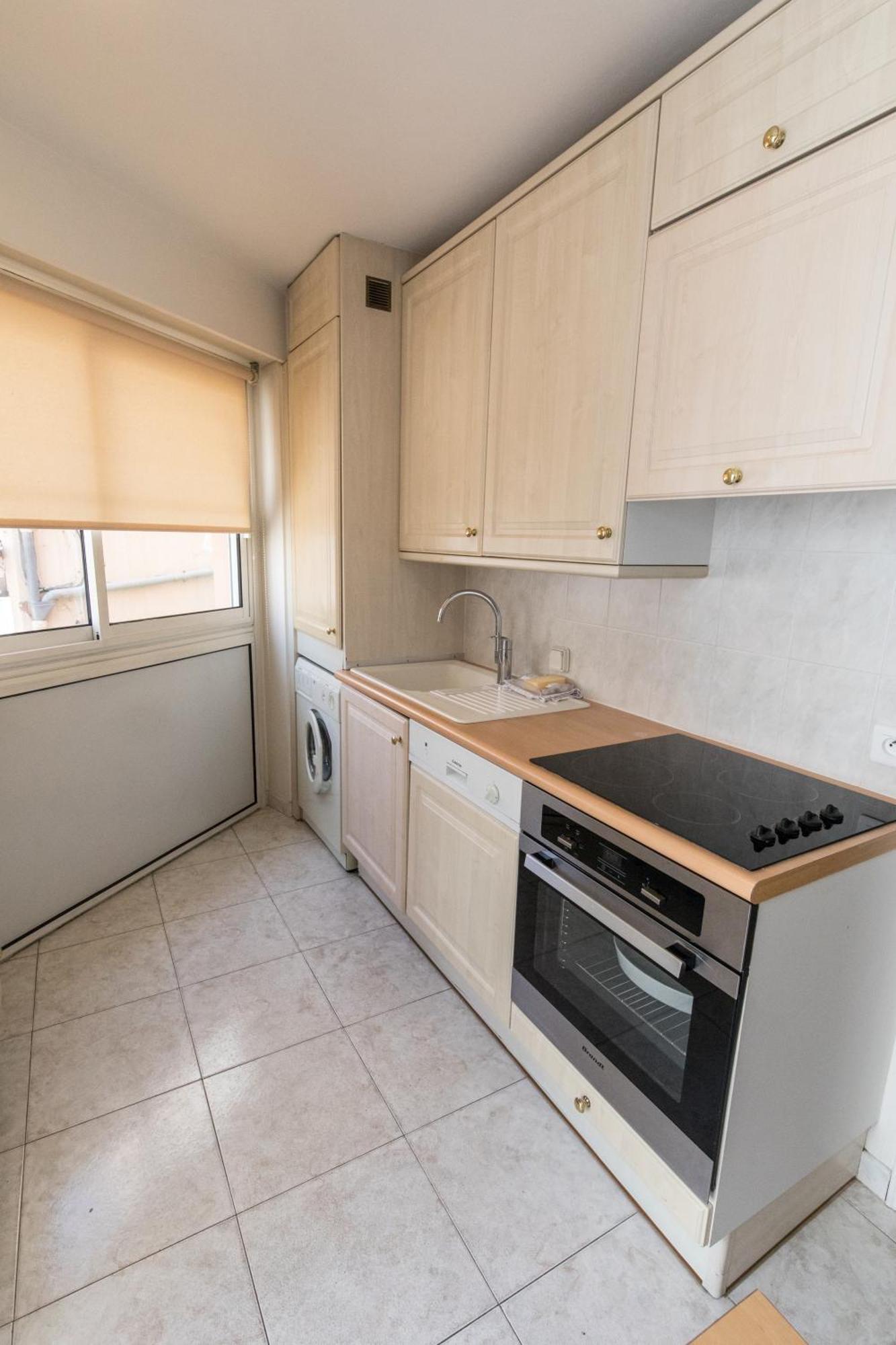 One-Bedroom Apartment