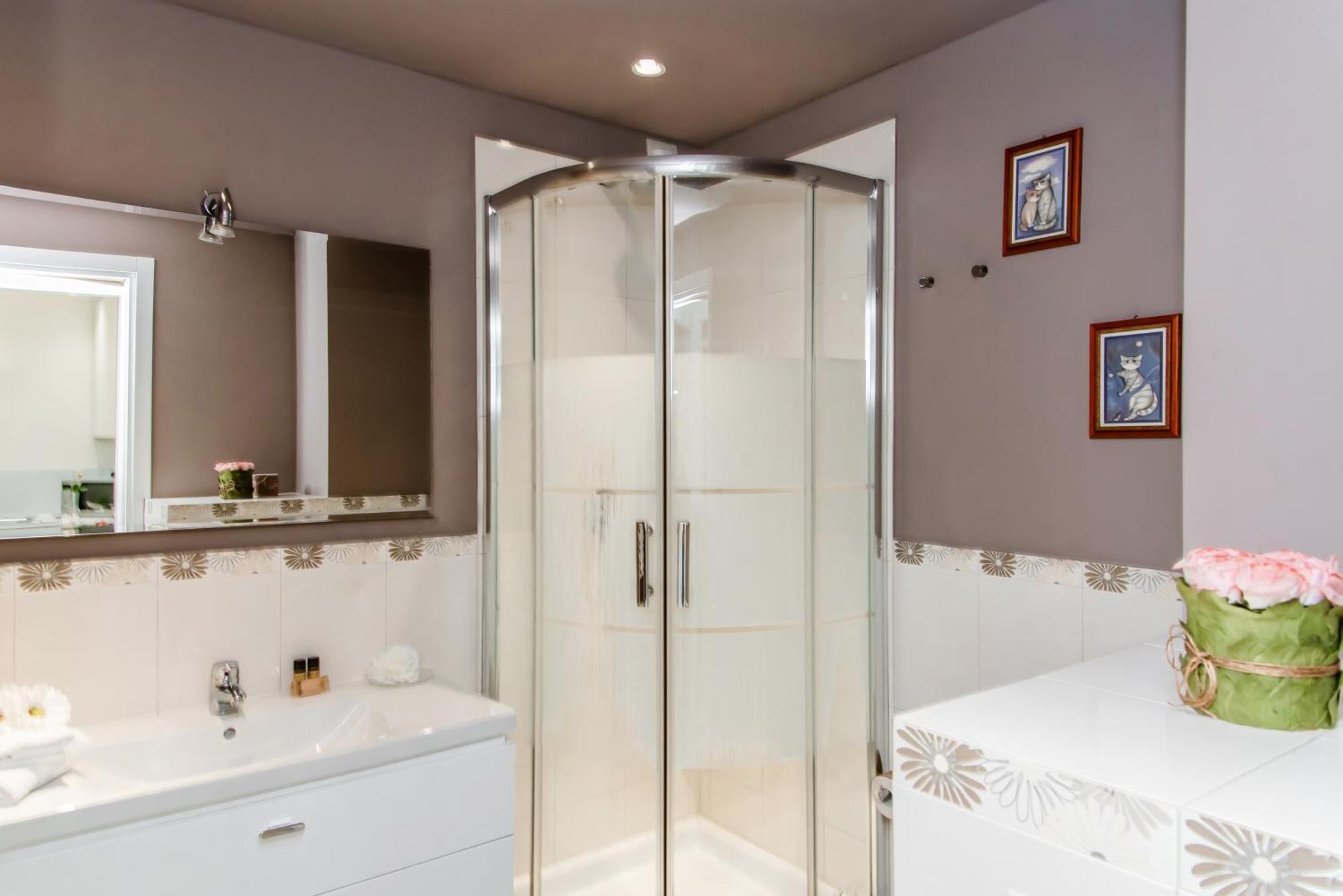Superior One-Bedroom Apartment