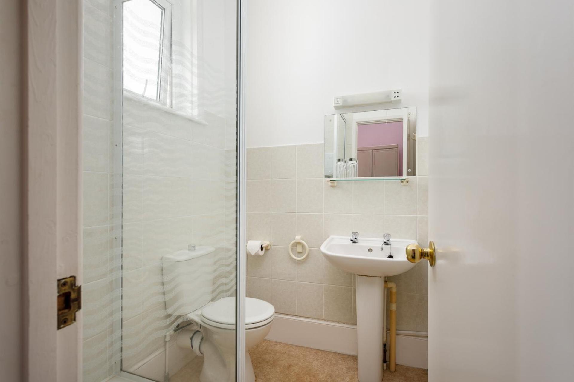 Double Room Private Bathroom