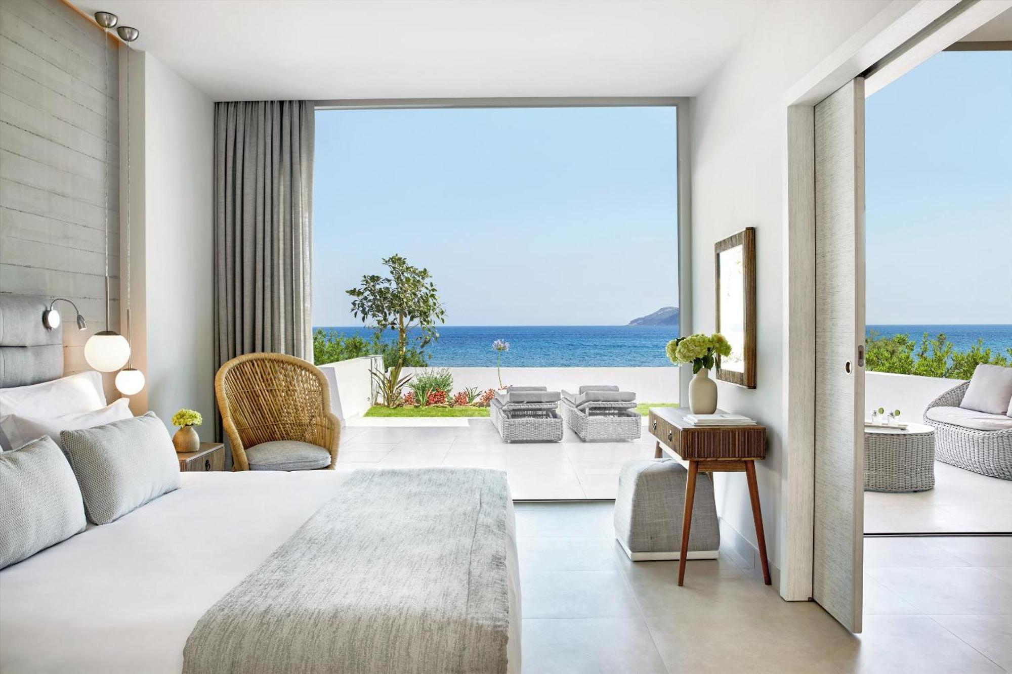 One Bedroom Suite Private Garden Sea View