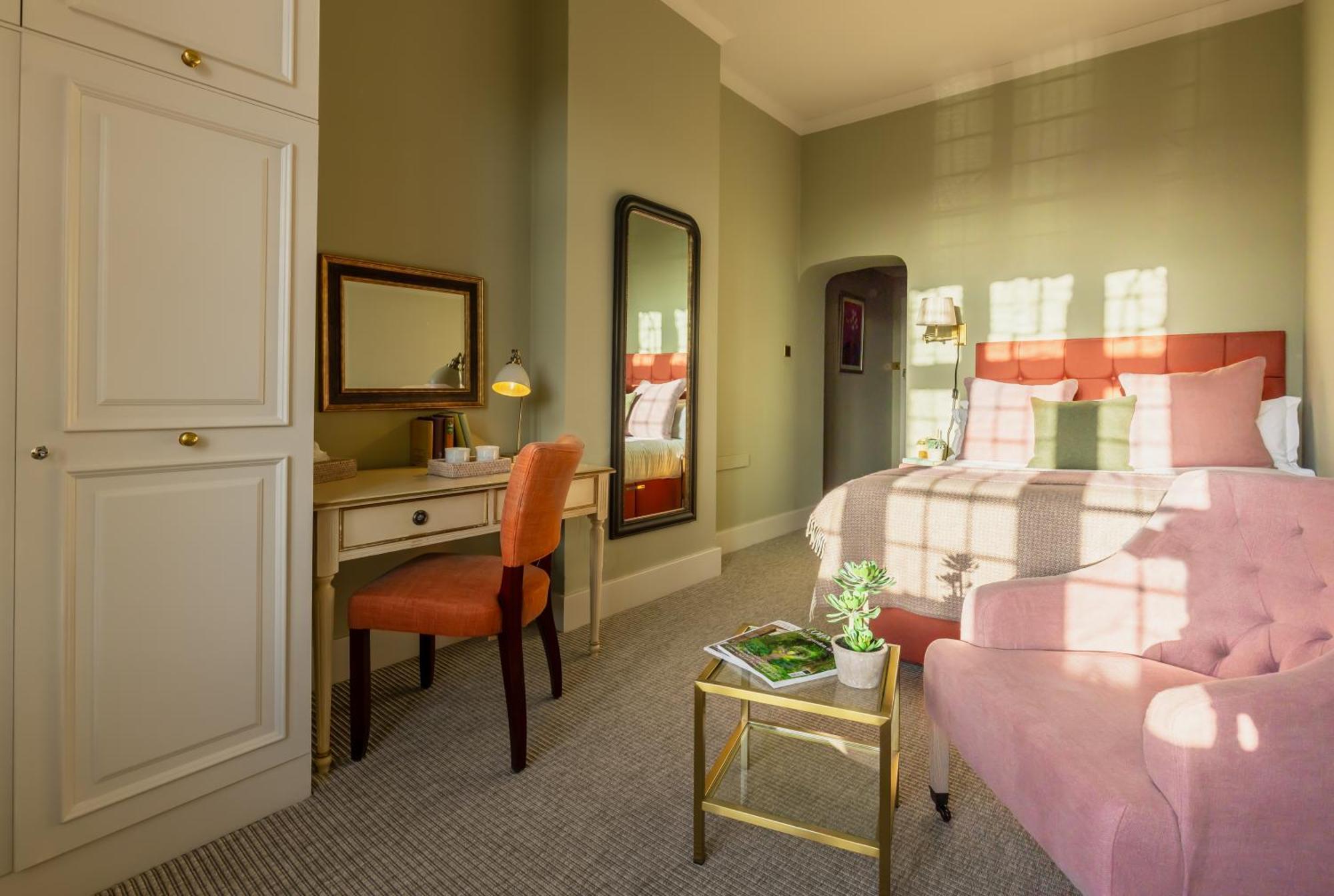 Deluxe Single Room