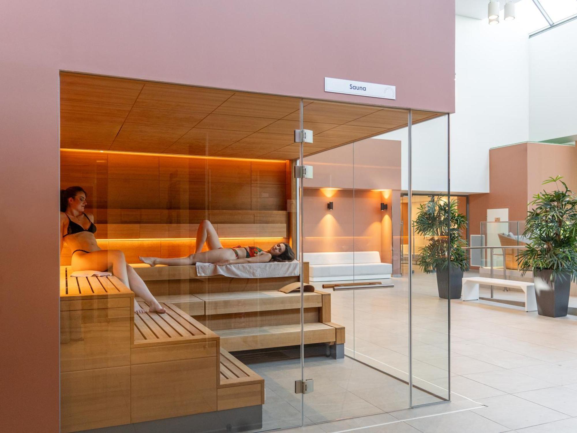 Room Studio Spa Pool Access
