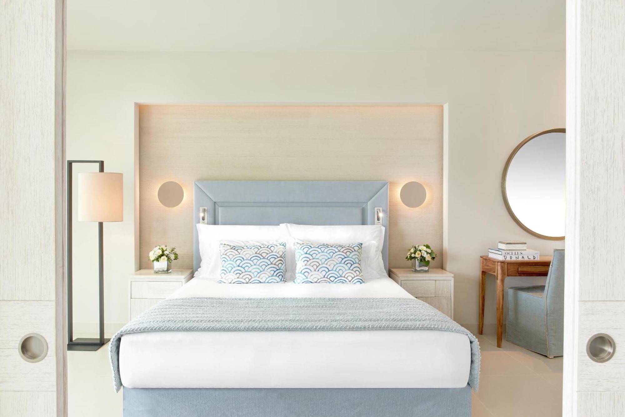 Deluxe One Bedroom Suite Private Garden Garden View