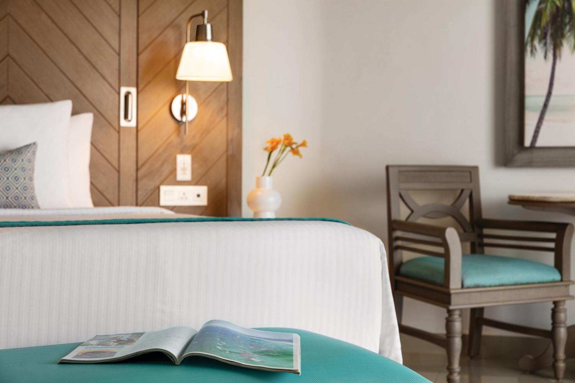 Junior Suite 1 King Bed