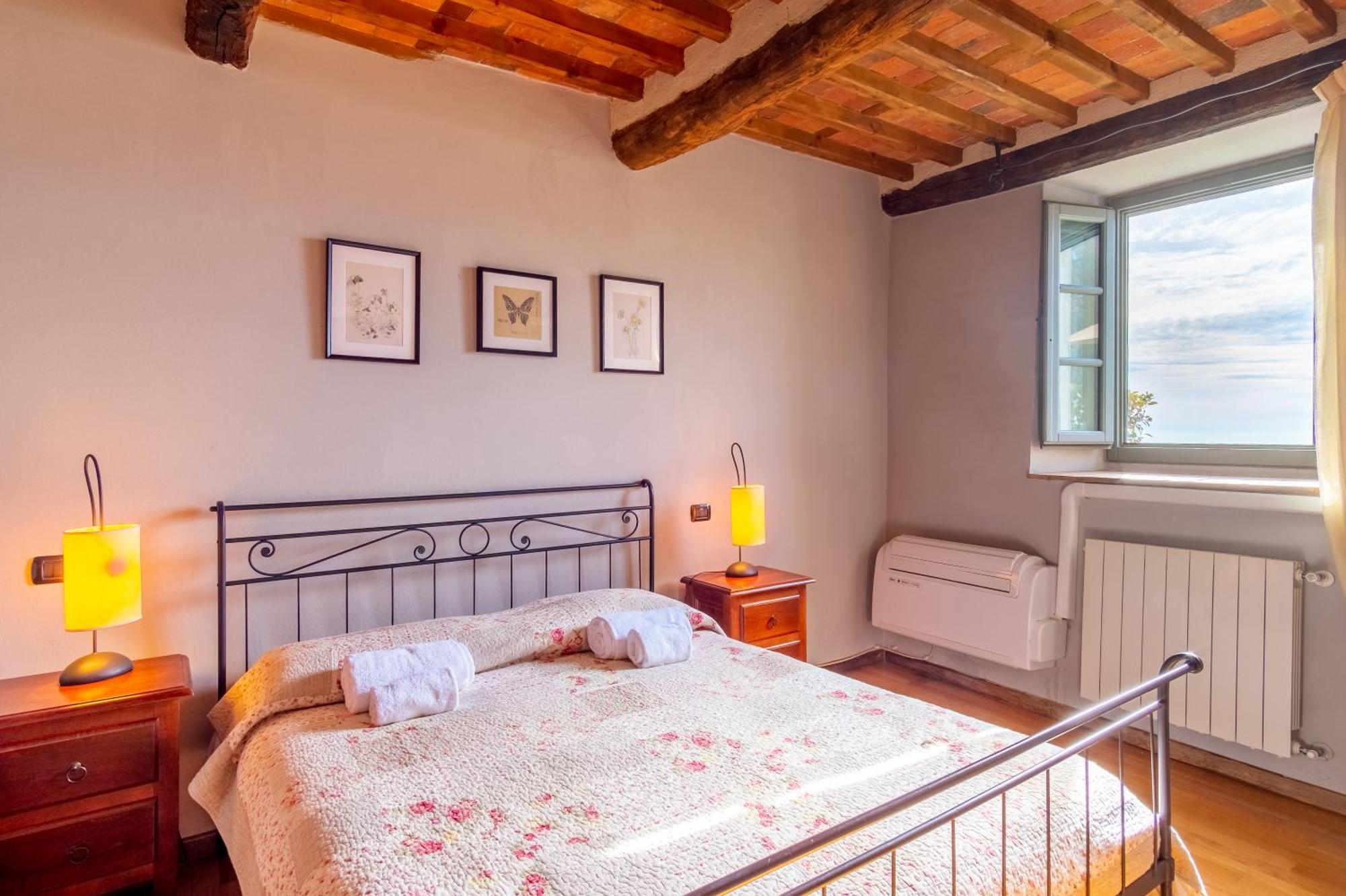 Executive One-Bedroom Apartment Terrace Garden View
