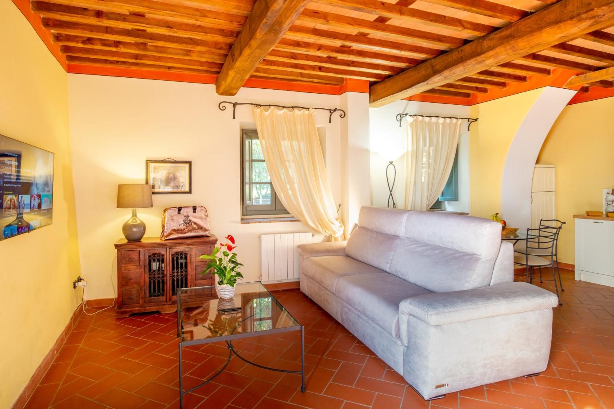 Executive One-Bedroom Apartment Terrace Garden View