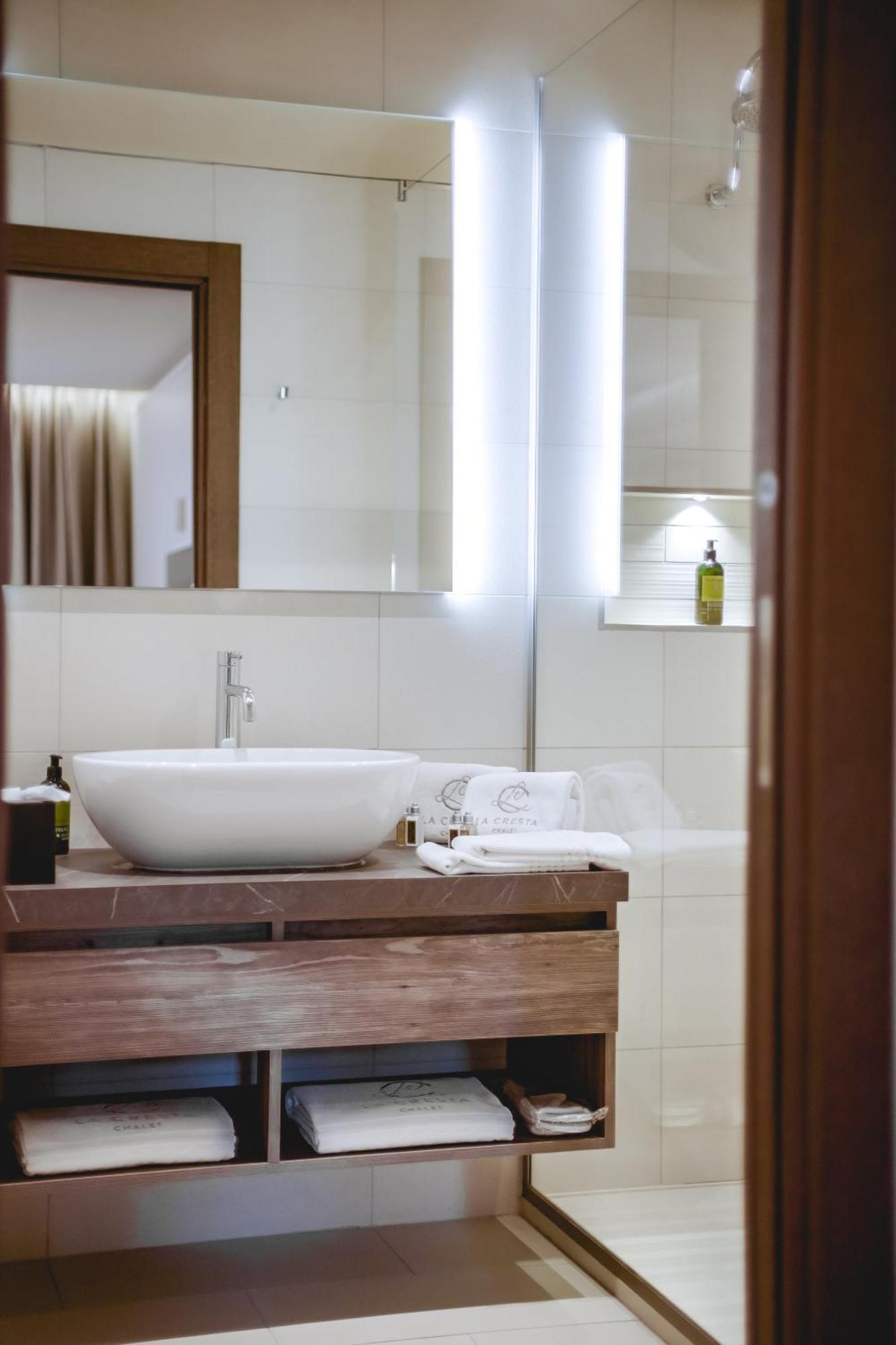Two-Bedroom Suite,1604102326:JPEG