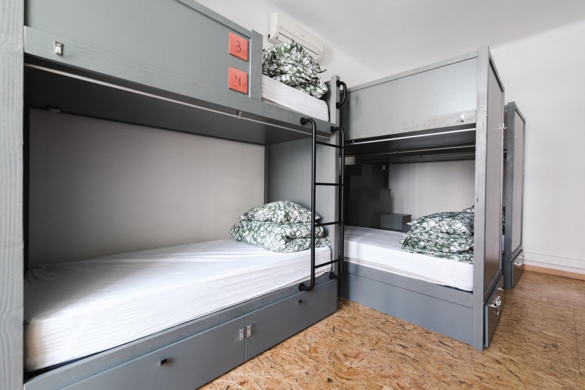 Bed in 8 Bed Female Dorm,1604113171:JPEG