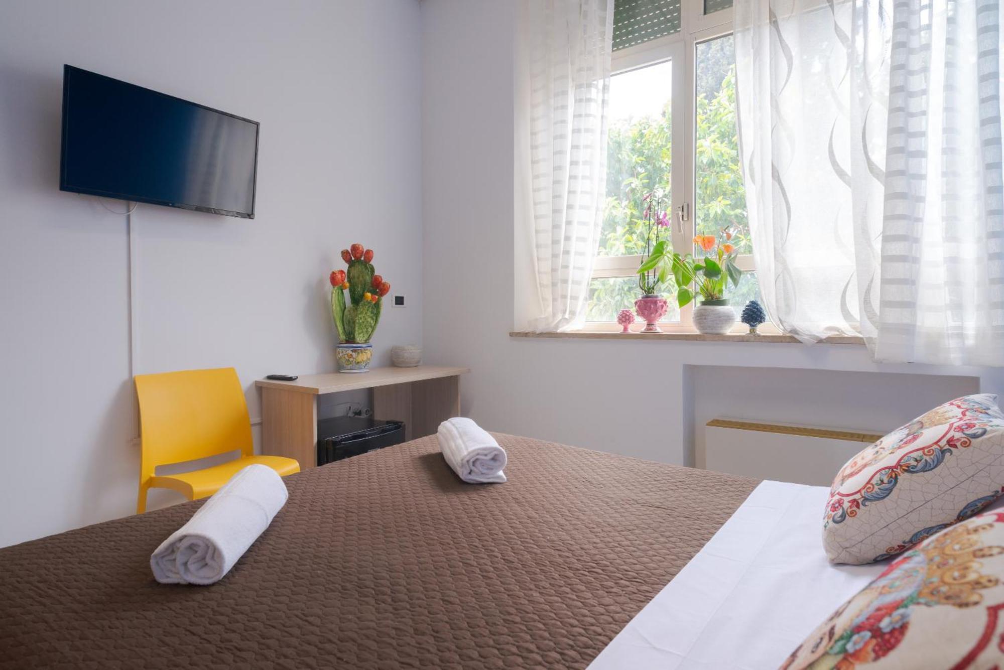 Double Room Private Bathroom