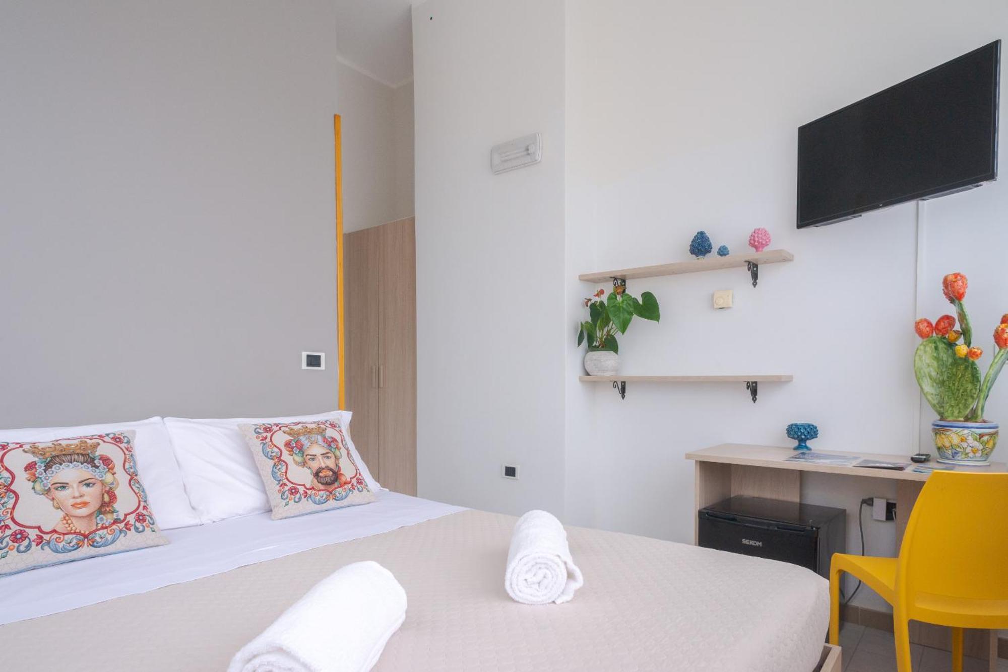 Double Room Private Bathroom
