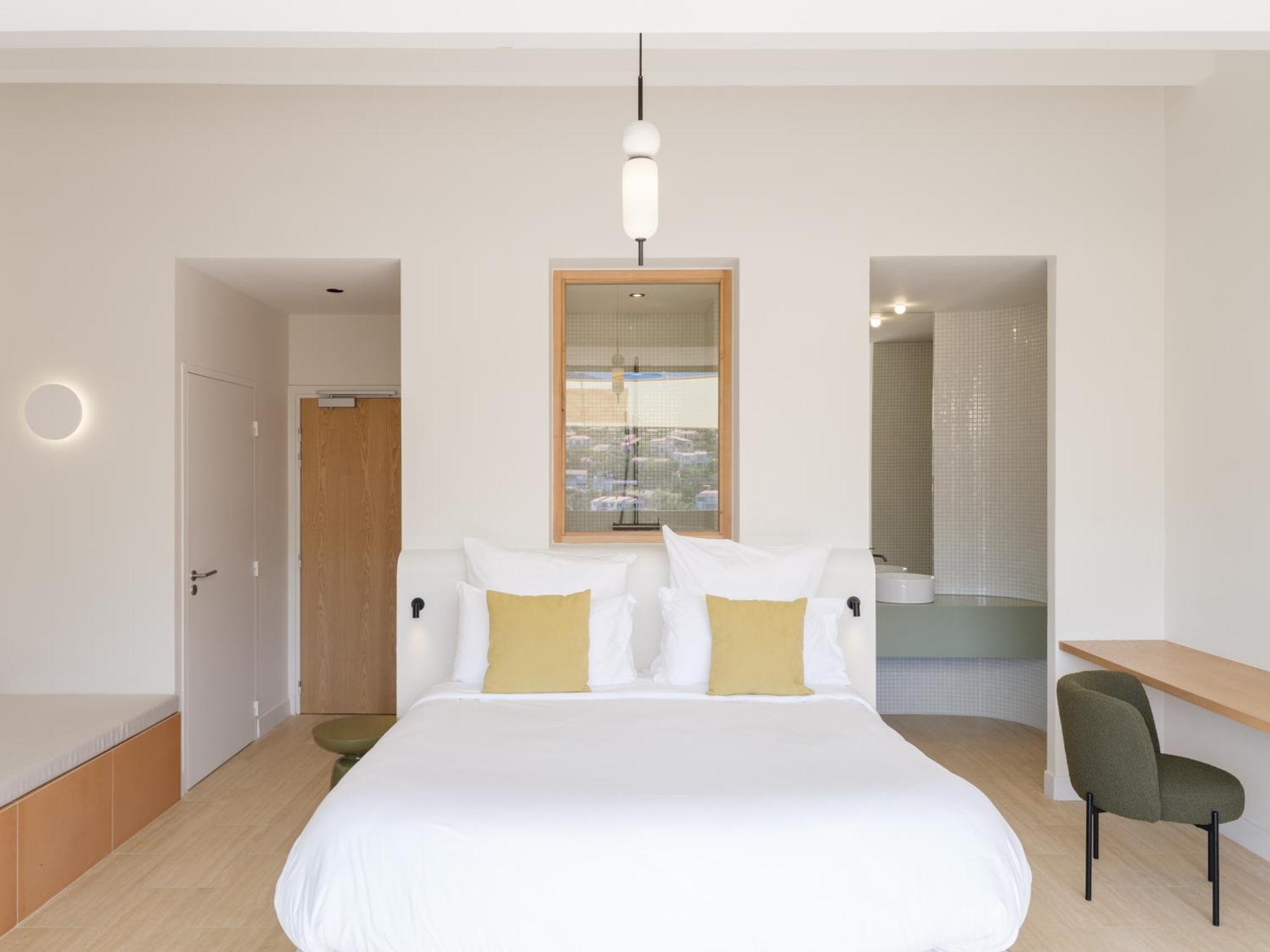 Albères Double Room Terrace Outdoor Bathtub Mountain View